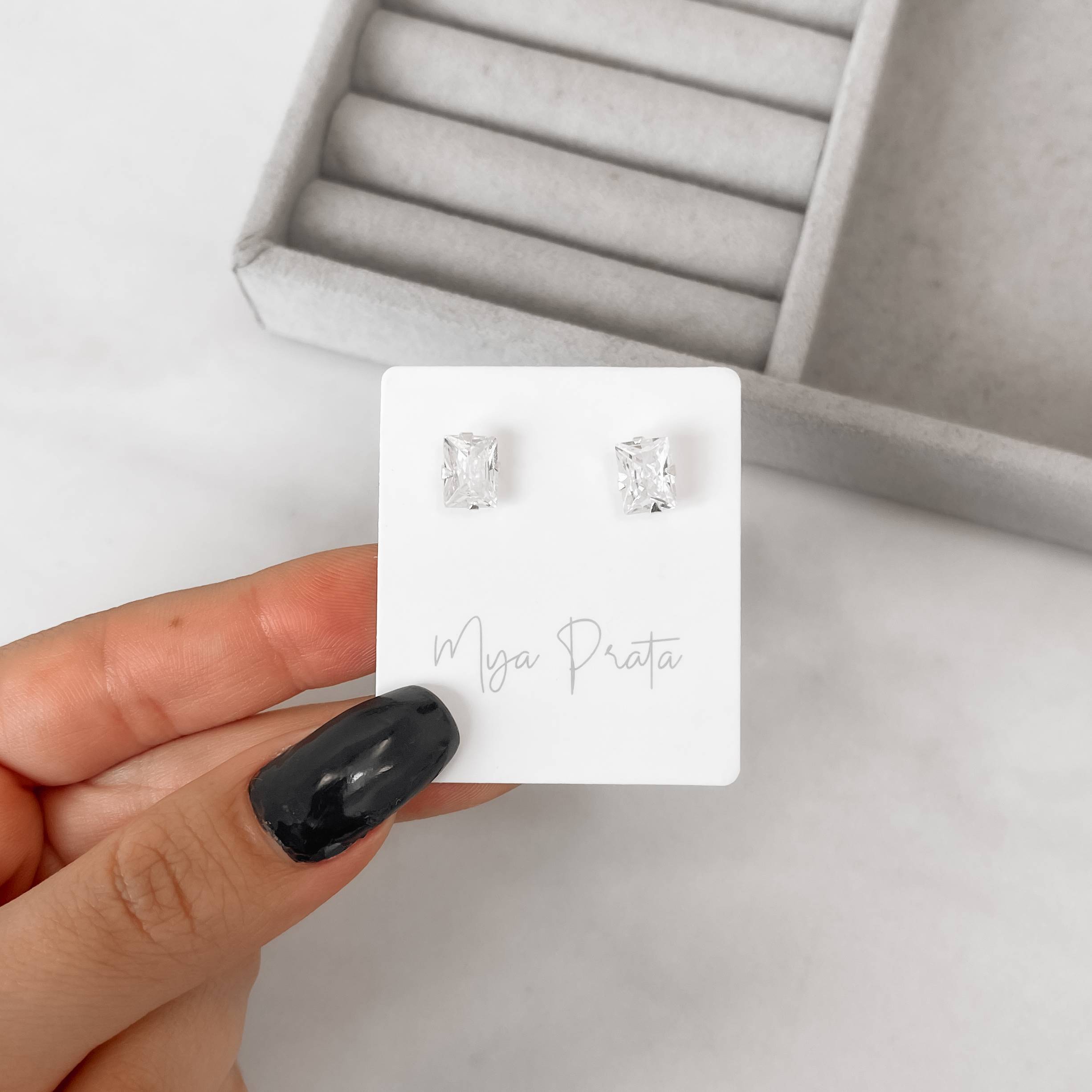 Brinco zircônia retangular cristal 8x6mm