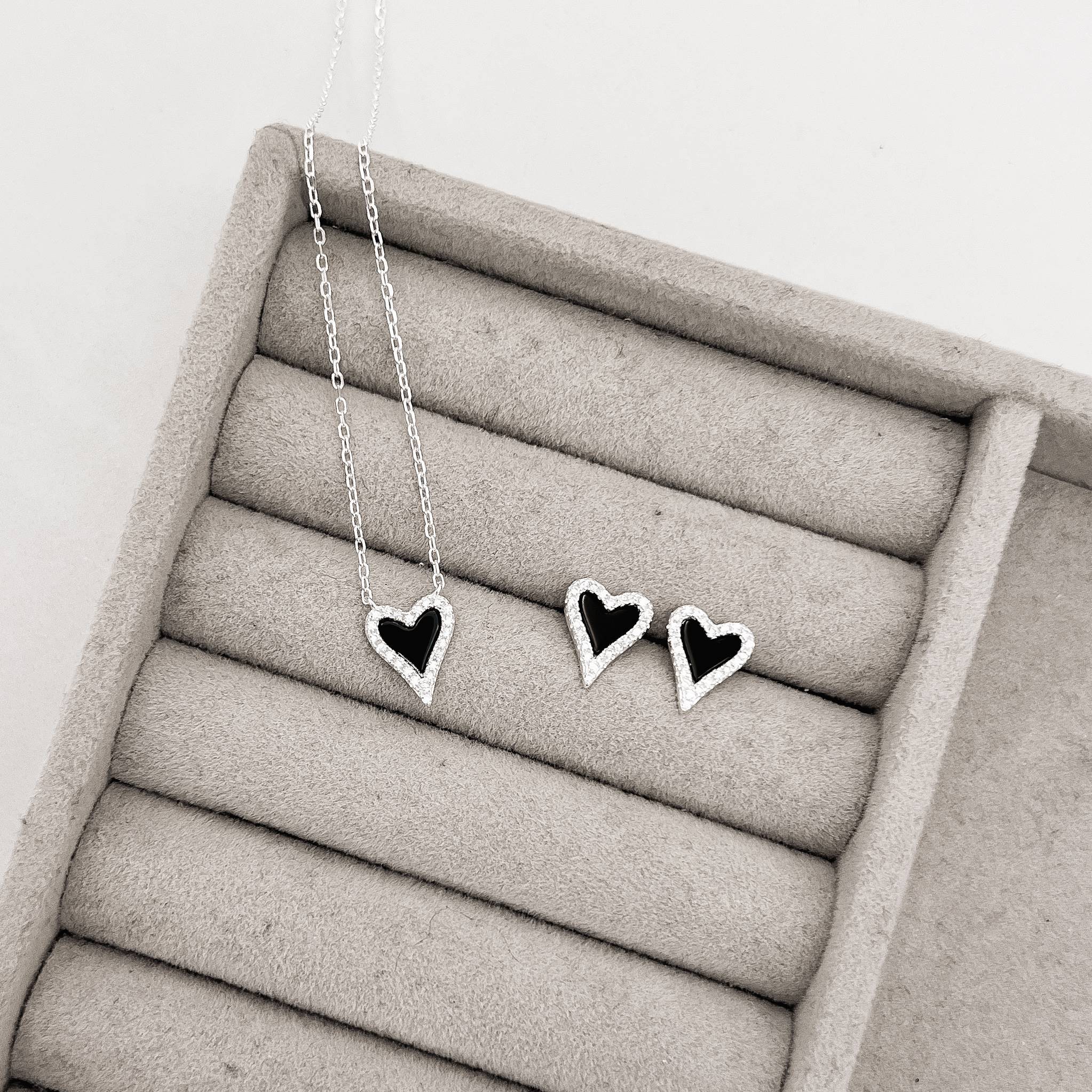 Conjunto brinco e colar coração pedra ônix com cravejado 11mm corrente cadeado 45+5cm