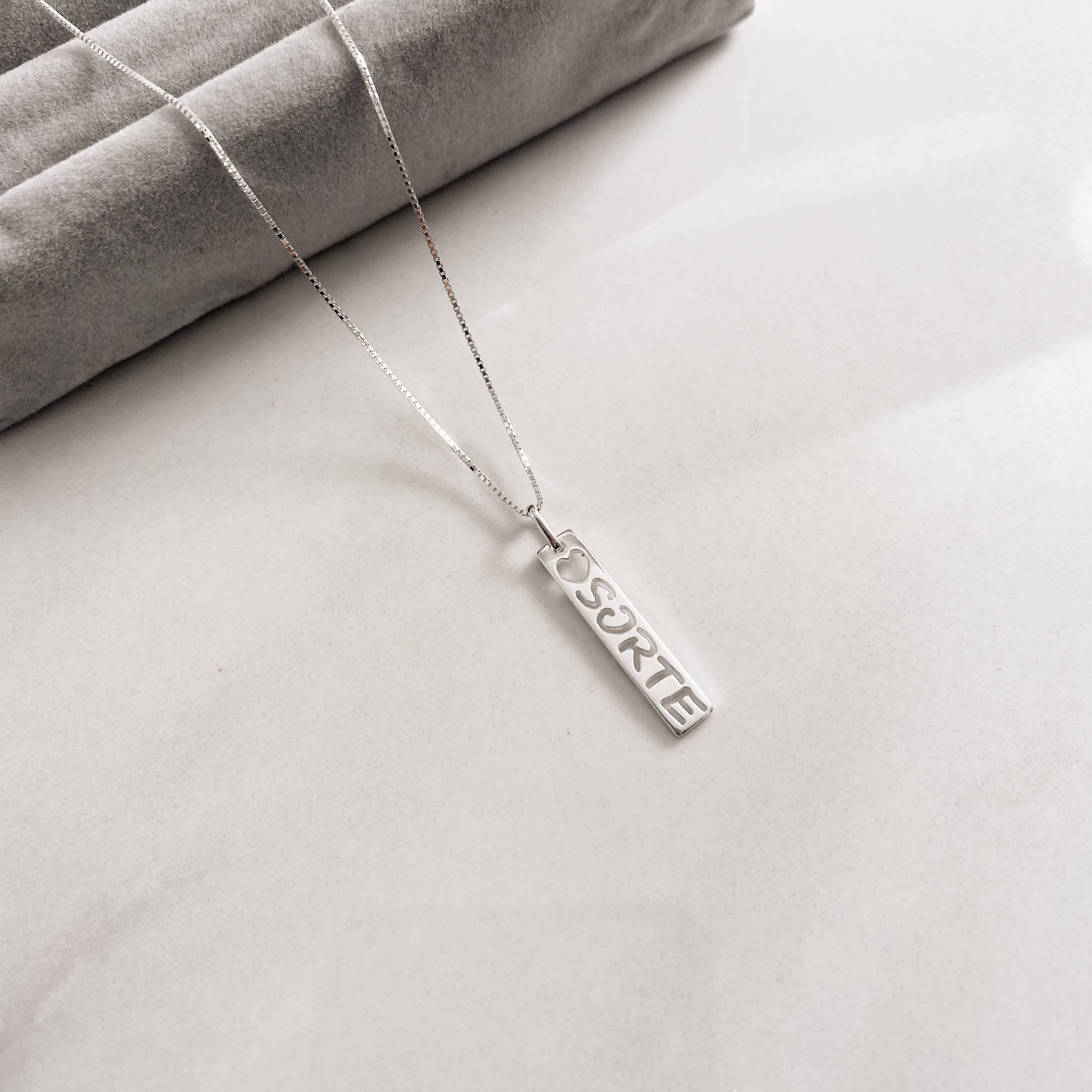 Imagem Secundária Colar pingente placa sorte 45cm