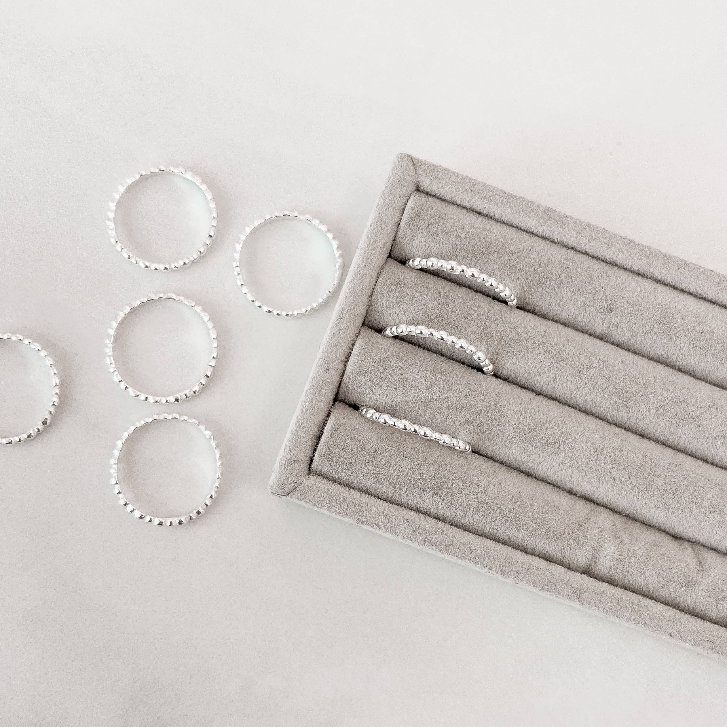 Imagem Anel fino bolinhas