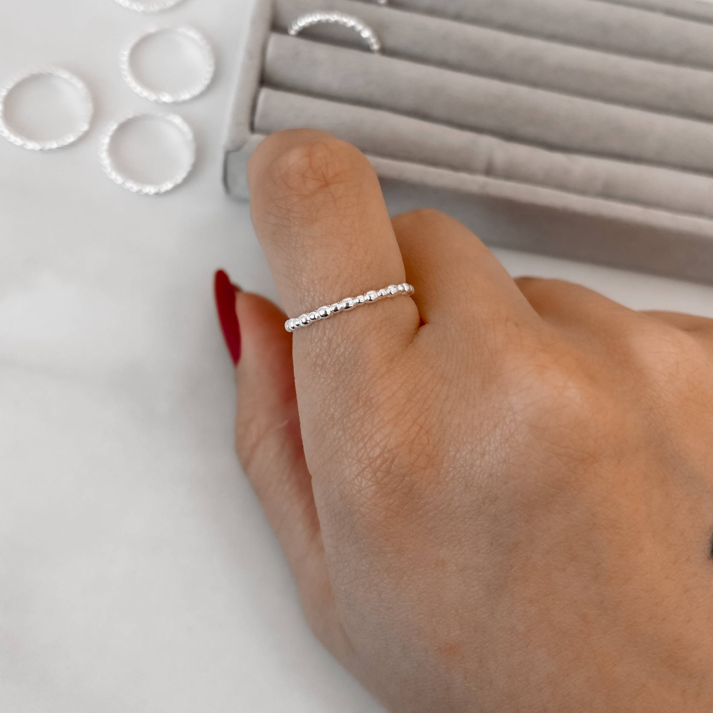 Imagem Secundária Anel fino bolinhas