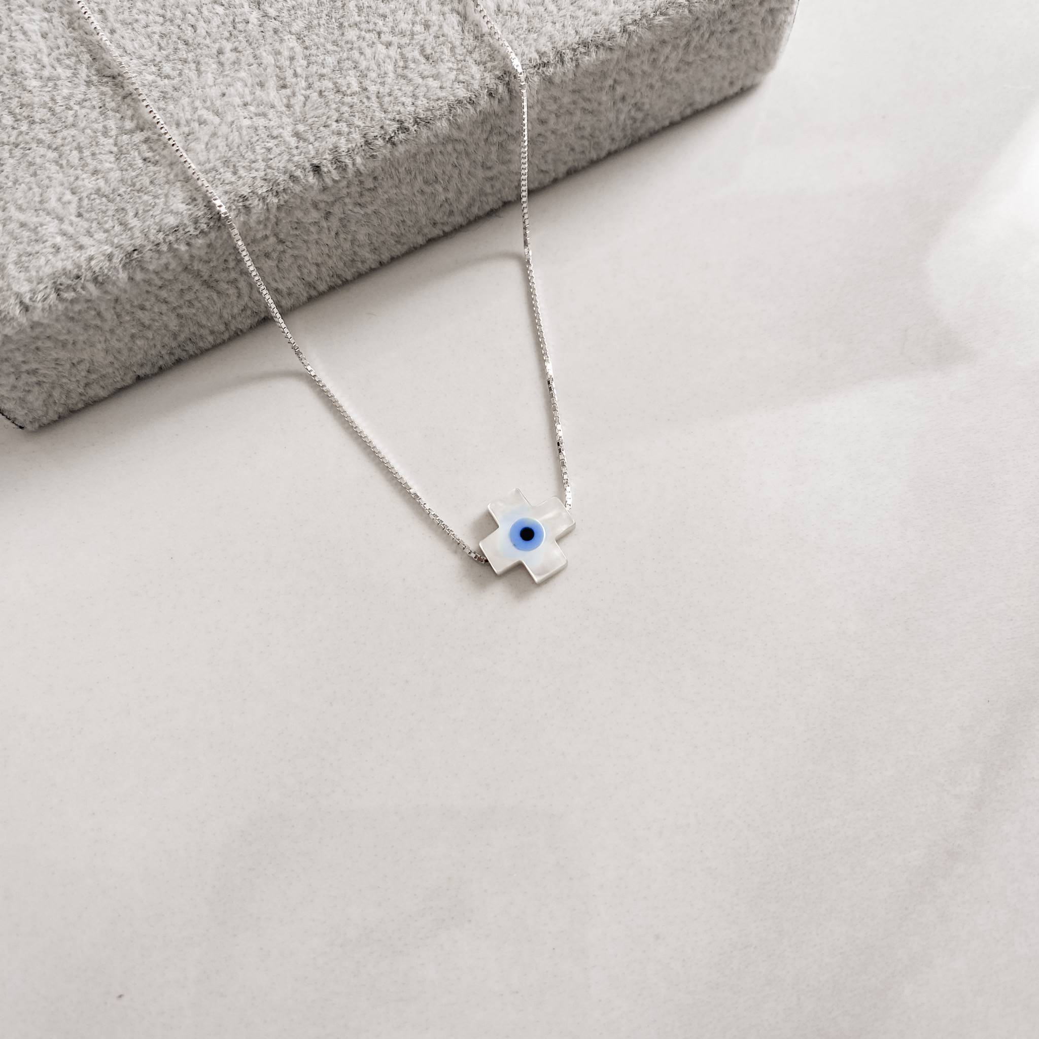 Colar olho grego cruz 10mm 40cm