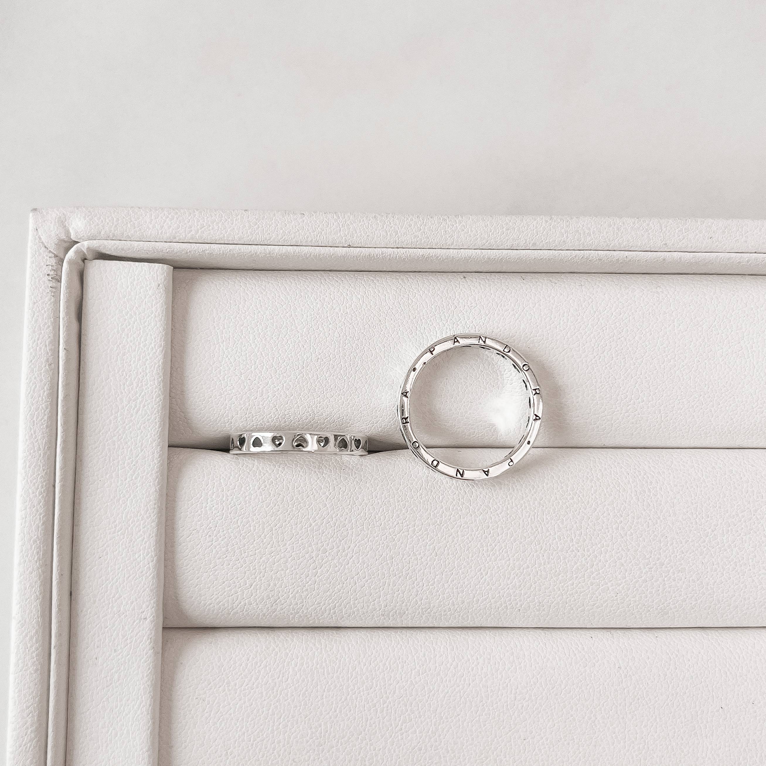 Imagem Secundária Aliança pesada corações e escrito resina