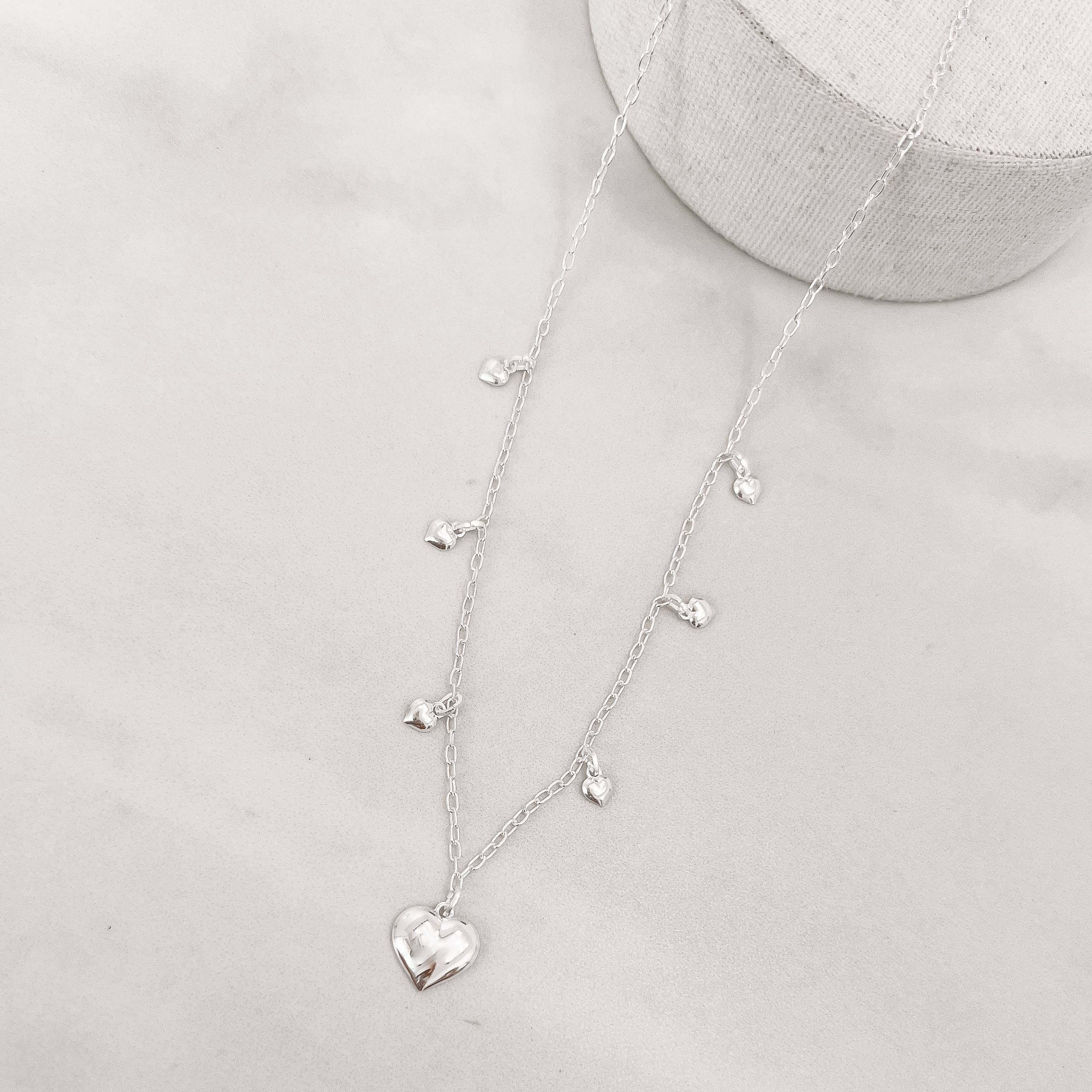 Colar pingentes coração 11mm e mini corações 40+5cm