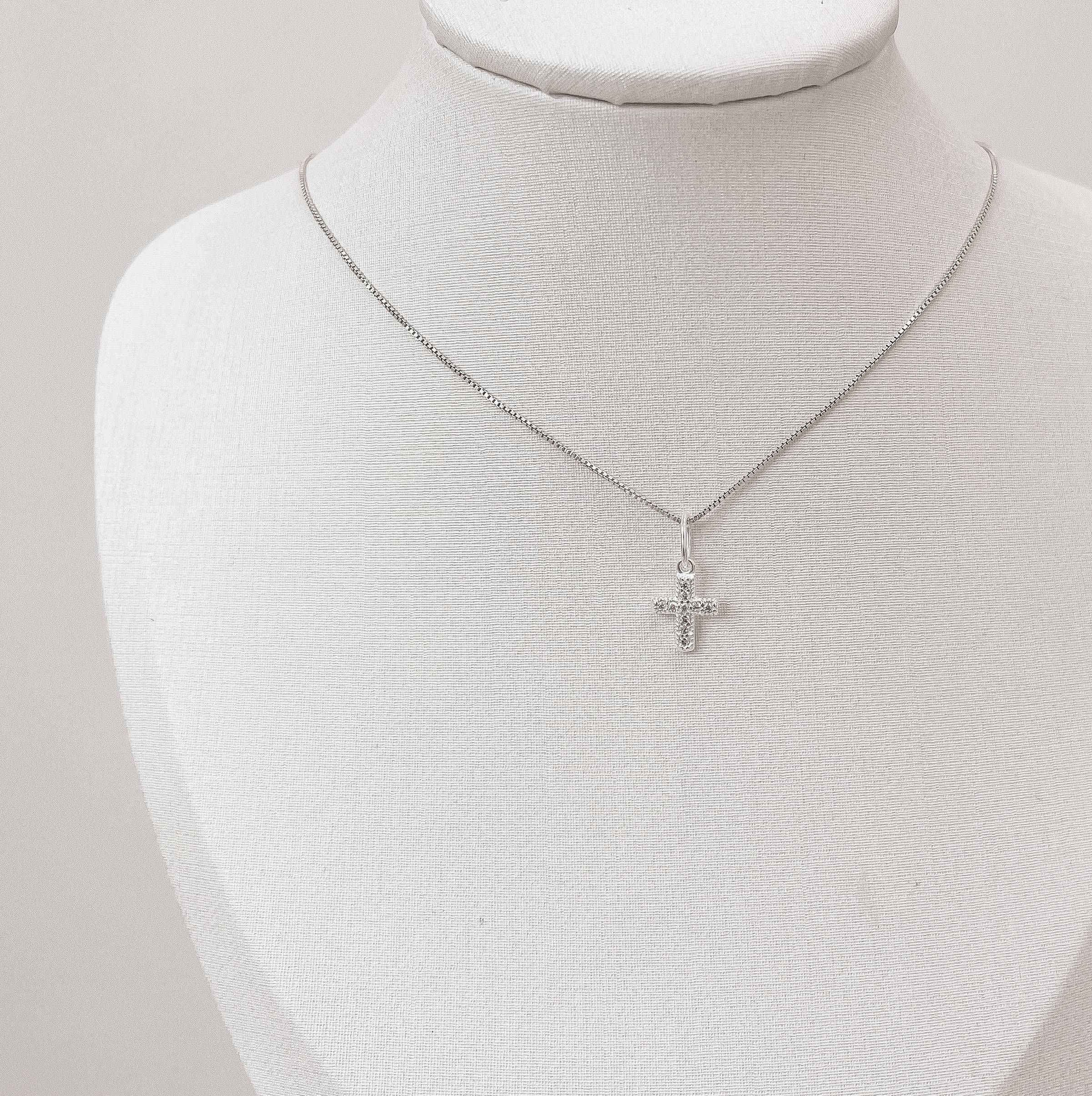 Imagem Colar pingente cruz cravejada 9mm 40cm