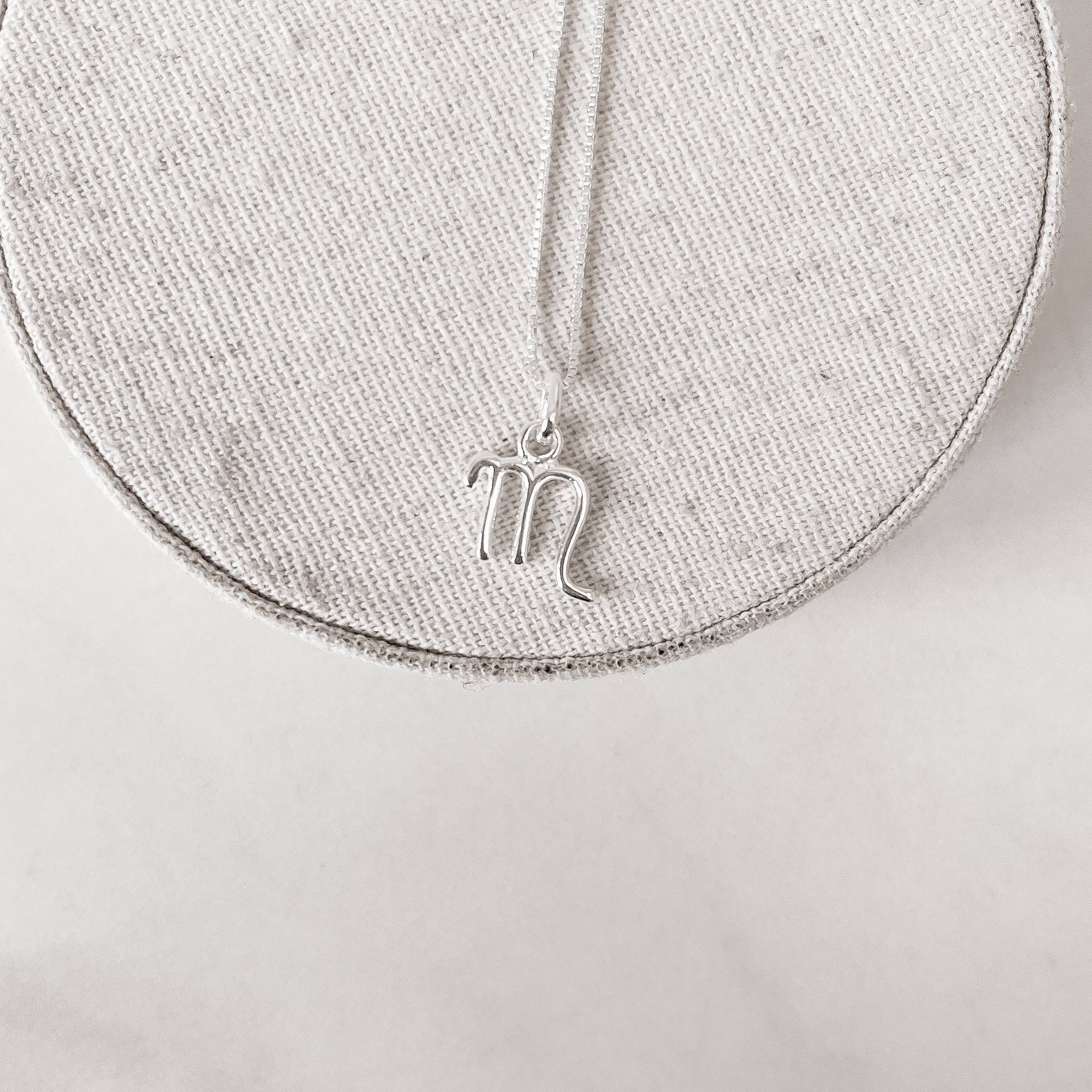 Imagem Colar pingente signo Escorpião 13mm 45cm