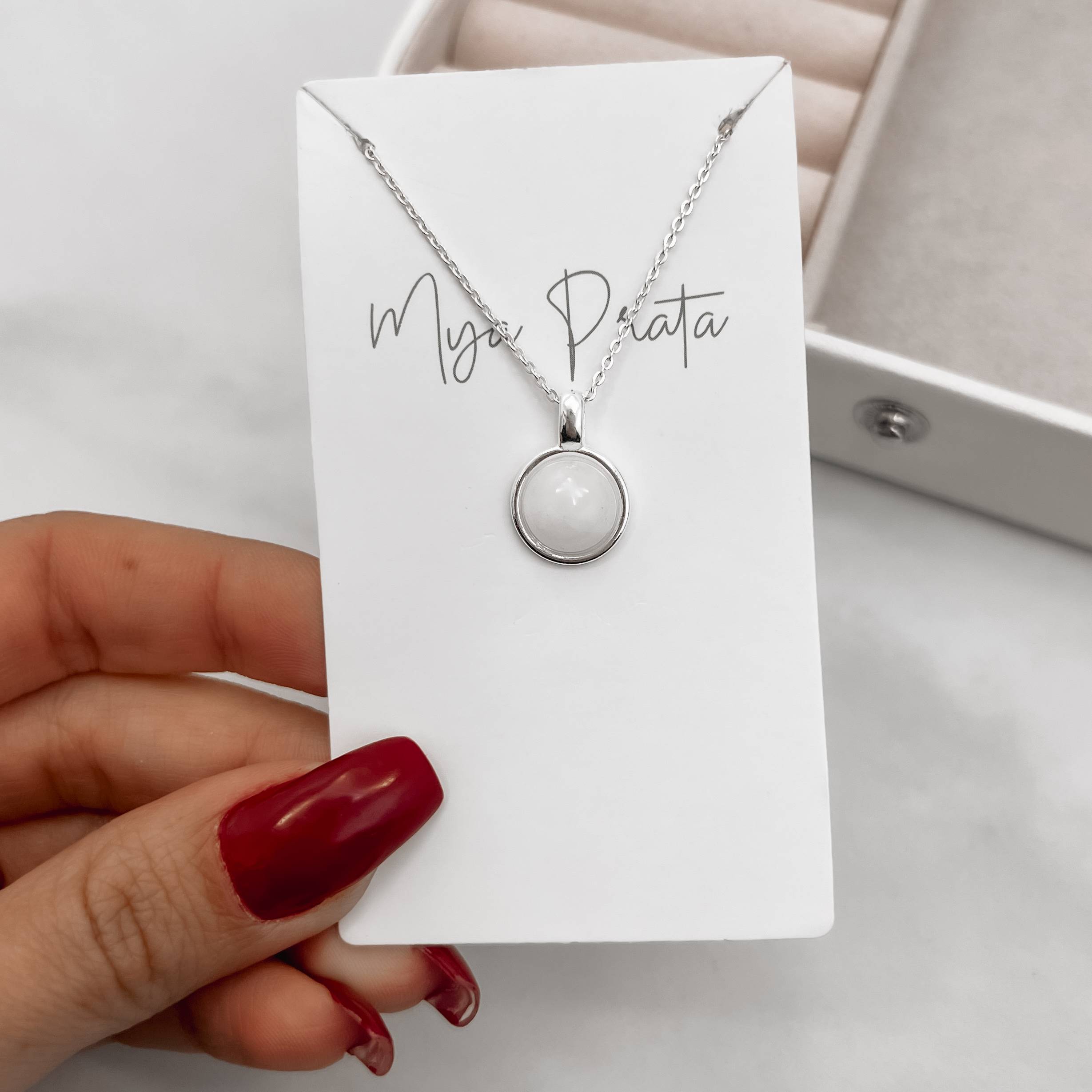 Imagem Colar pingente quartzo branco 12mm corrente cadeado 45cm