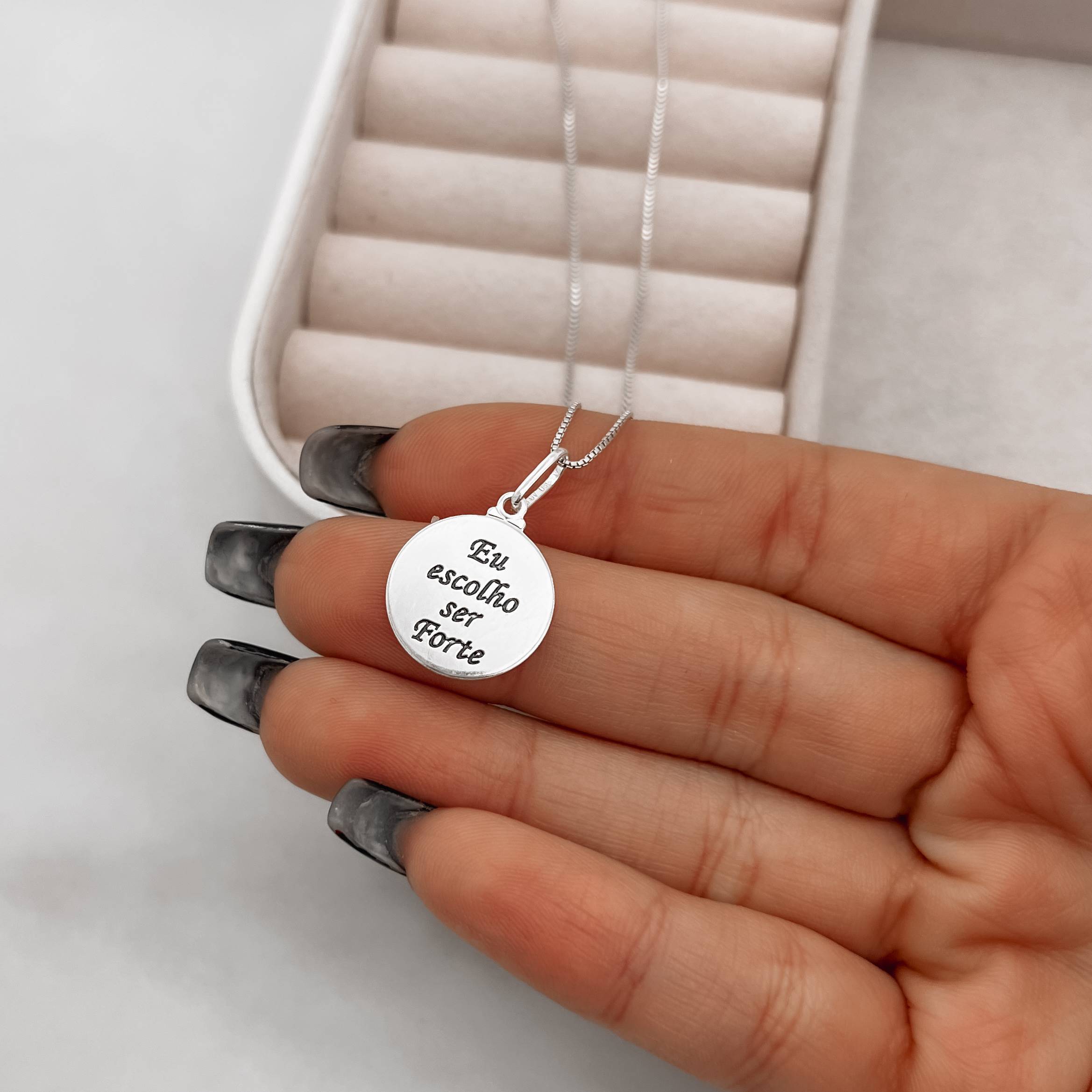 Imagem Secundária Colar pingente medalha eu escolho ser forte 15mm 45cm
