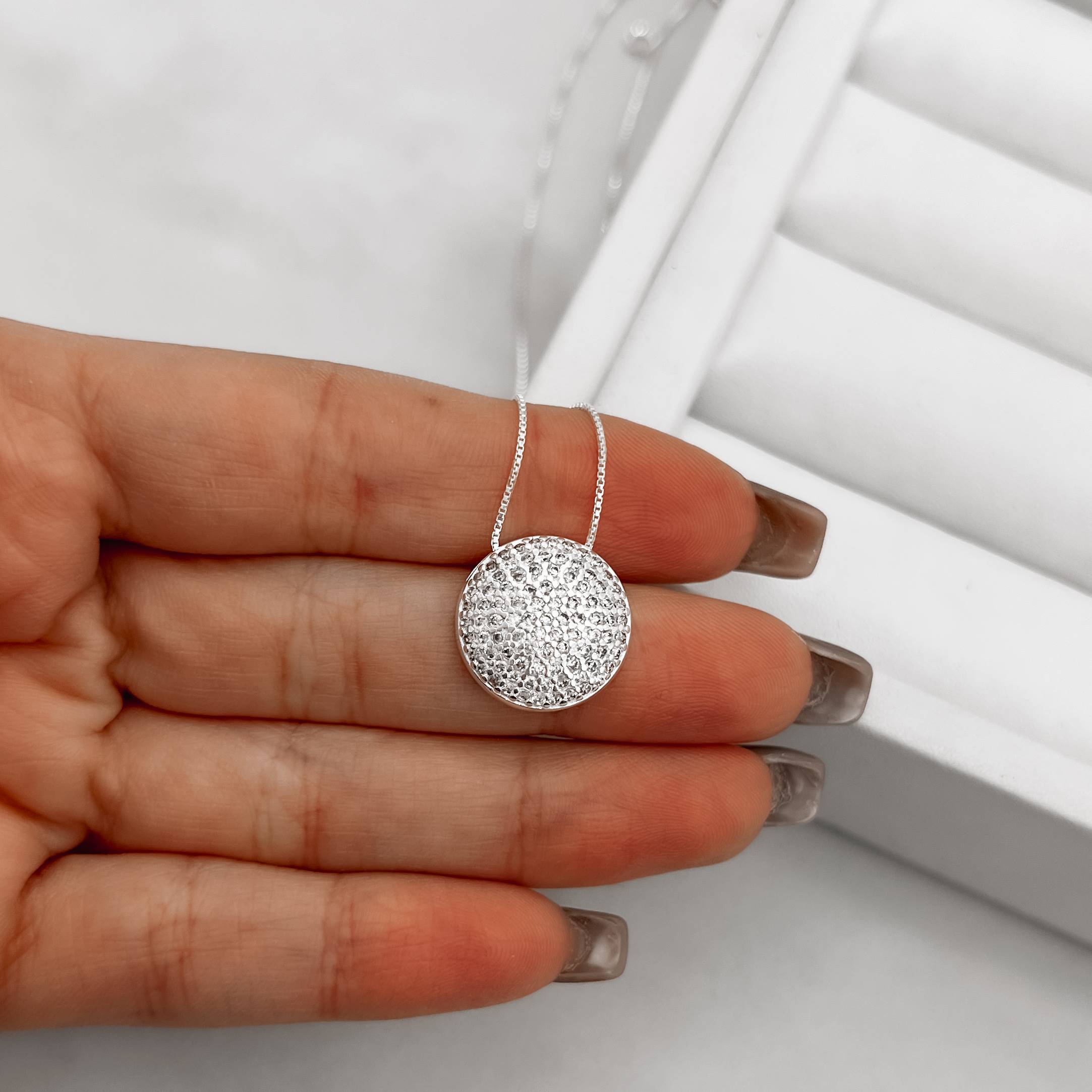 Colar botão cravejado 16mm 45cm