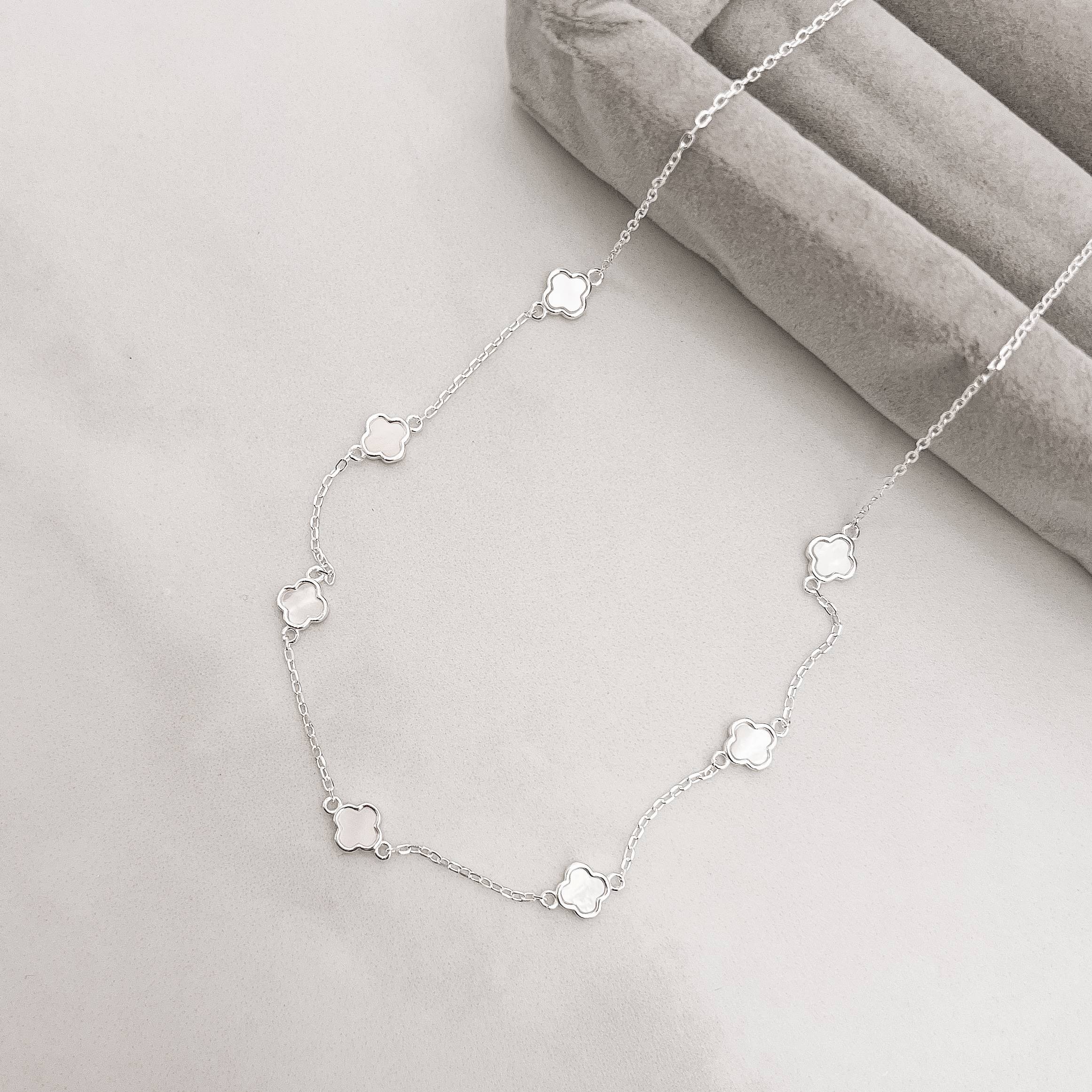 Imagem Colar entremeio trevos madrepérola 6mm corrente cadeado 60+5cm