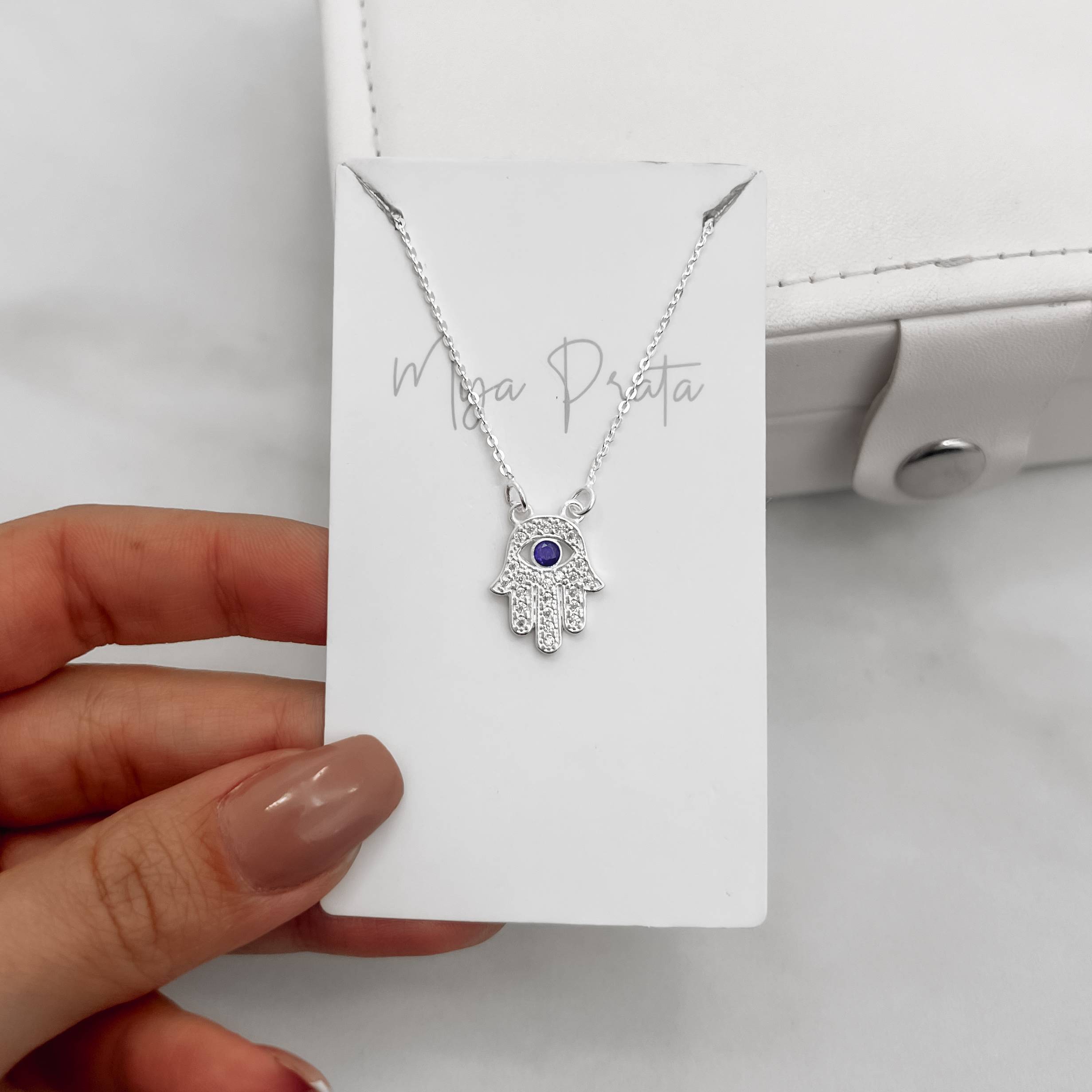 Colar mão cravejada 16mm corrente cadeado 40cm com alongadora