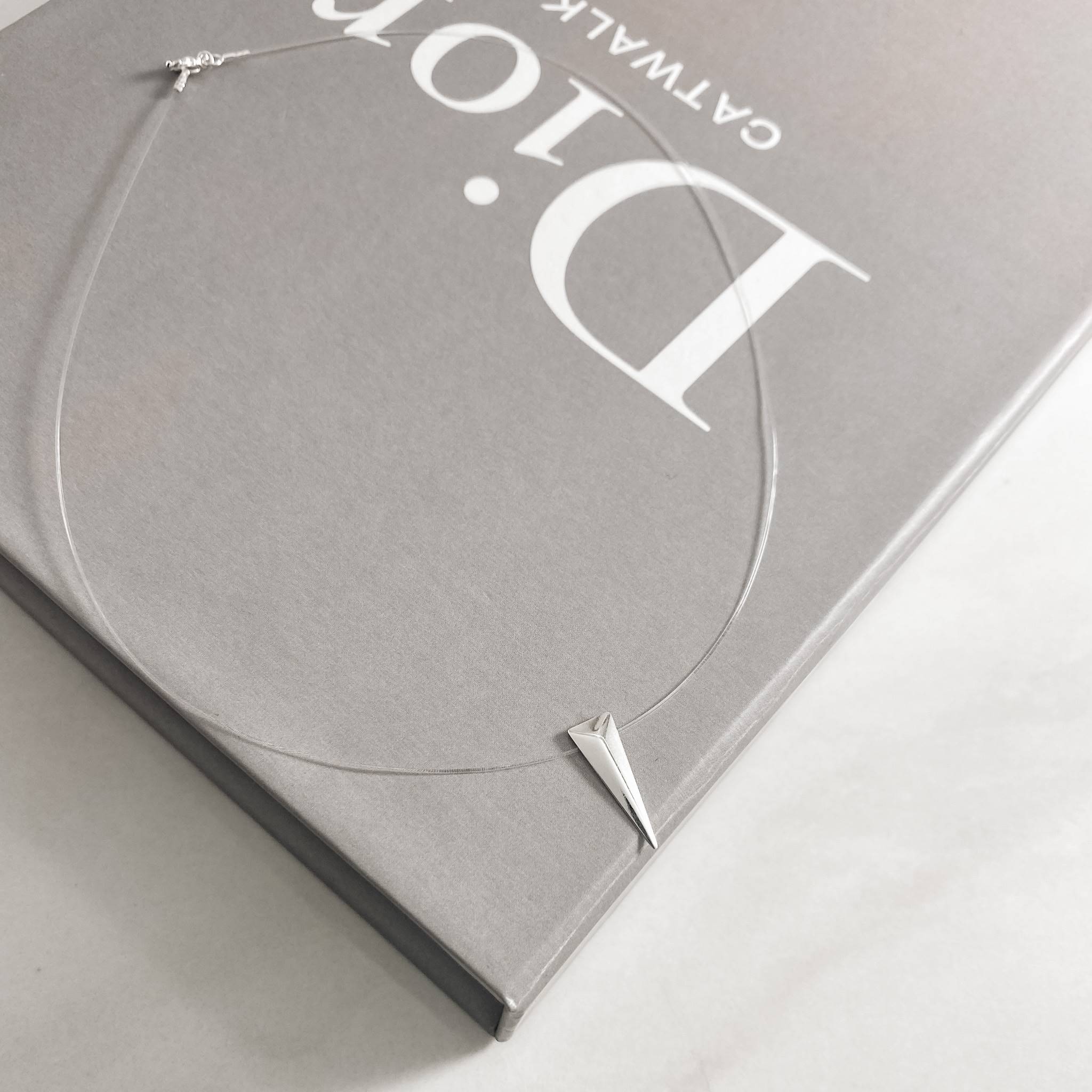 Imagem Colar nylon triângulo isósceles 19mm 40cm