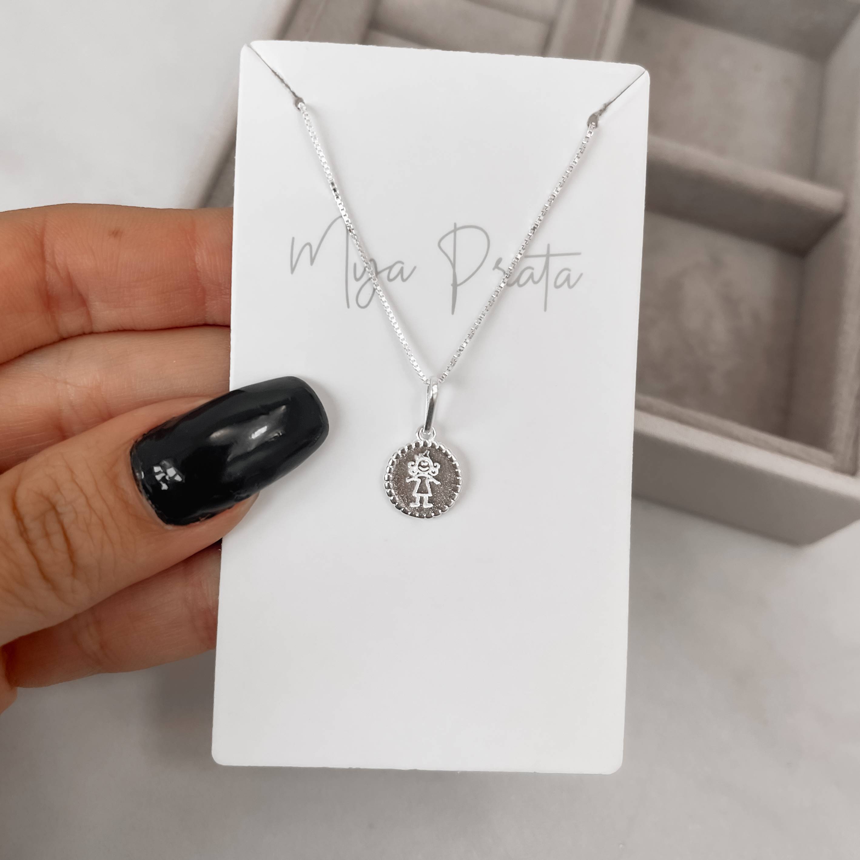 Colar pingente medalha menina 10mm 40cm