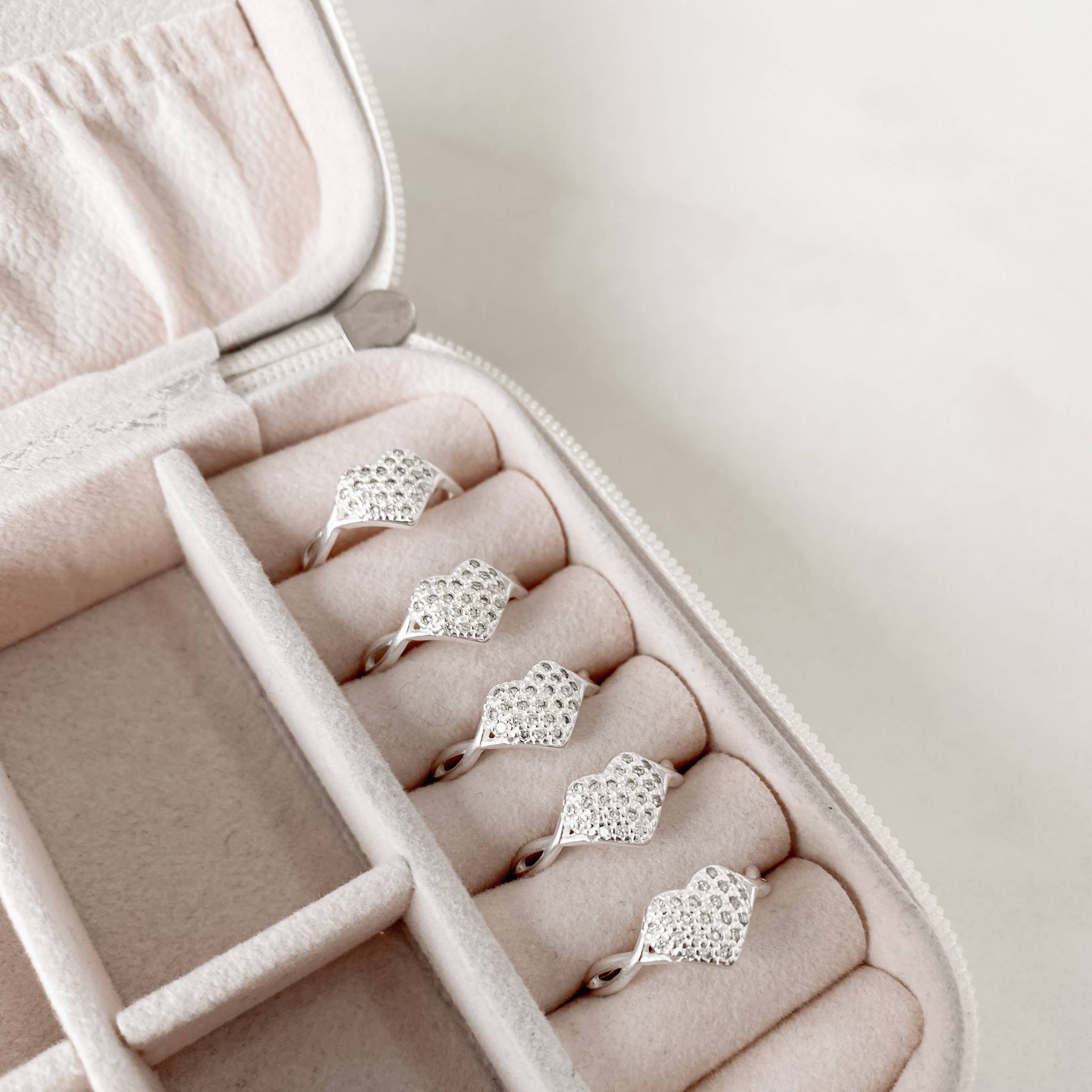 Imagem Secundária Anel coração 10mm cravejado