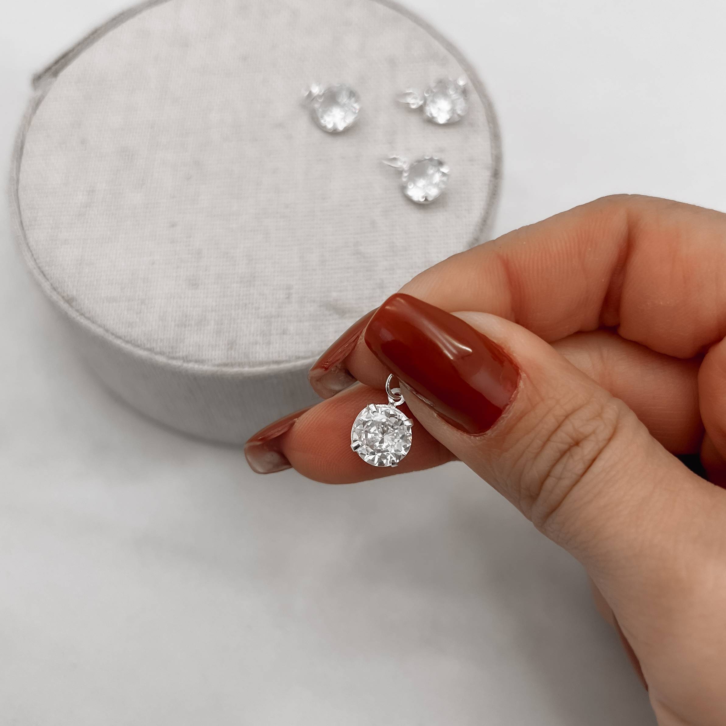 Pingente zircônia redonda 8mm