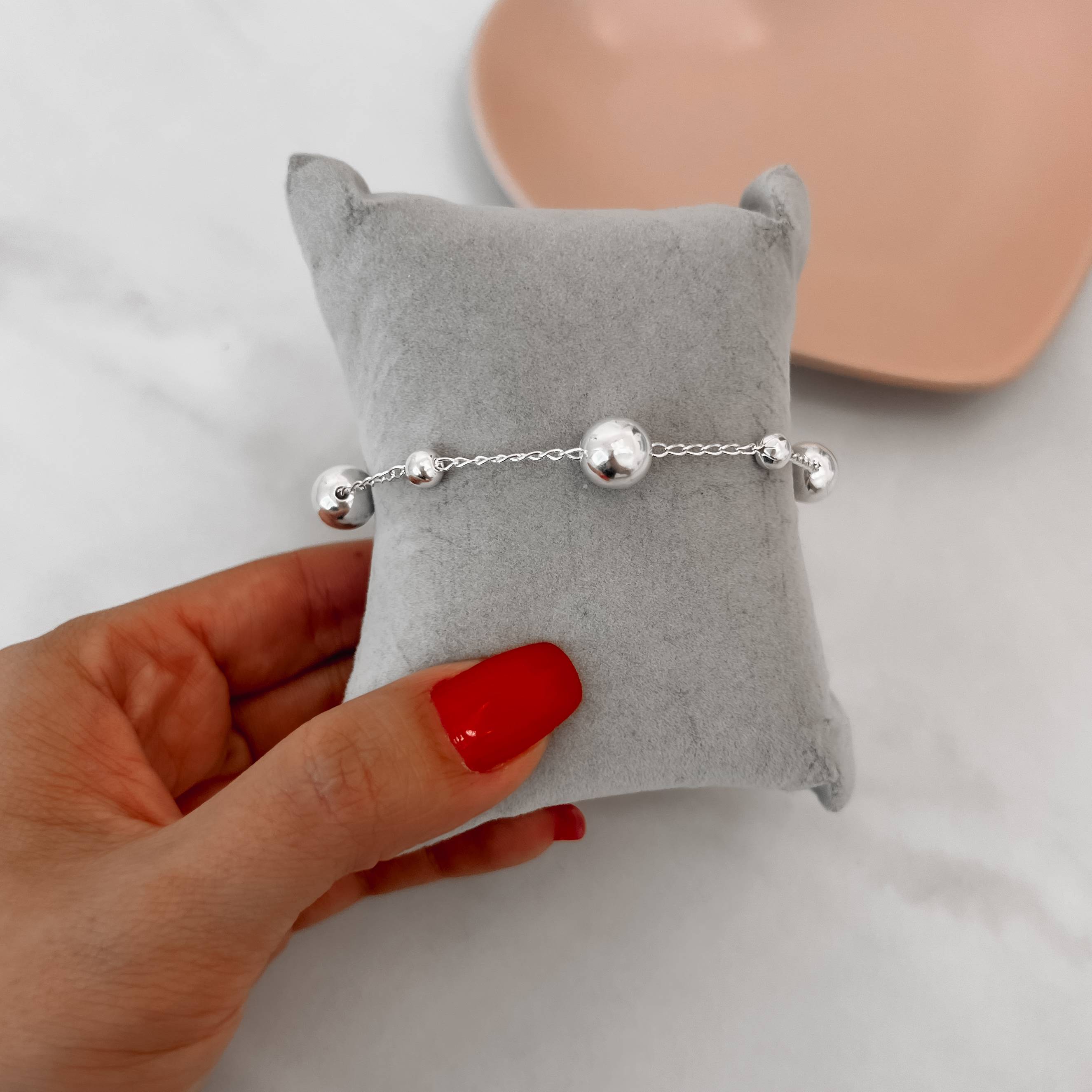 Imagem Secundária Pulseira entremeio bolas 5 e 9mm corrente cadeado