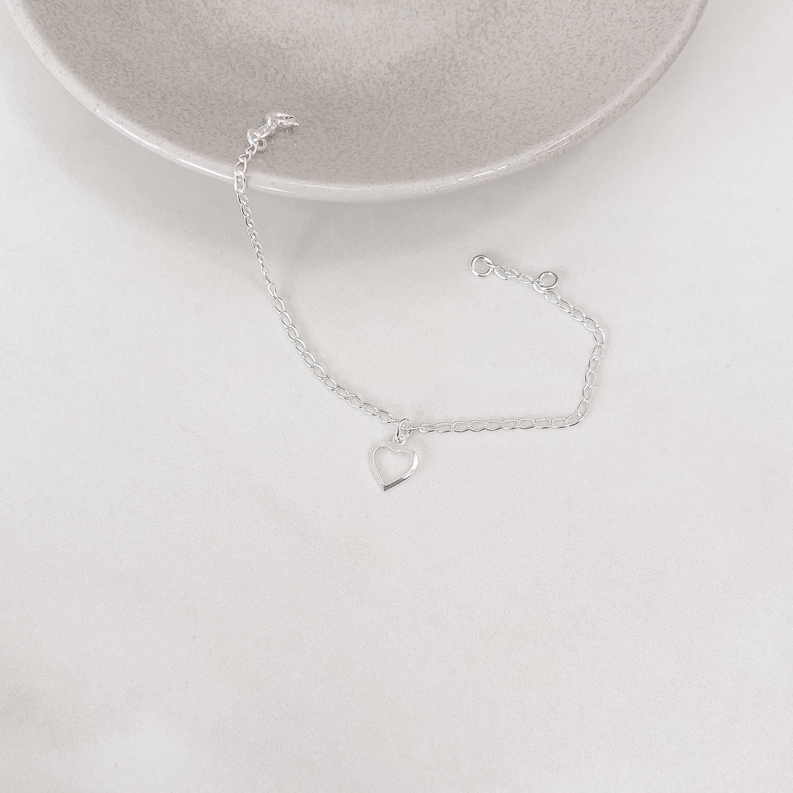 Pulseira infantil pingente coração vazado 8mm