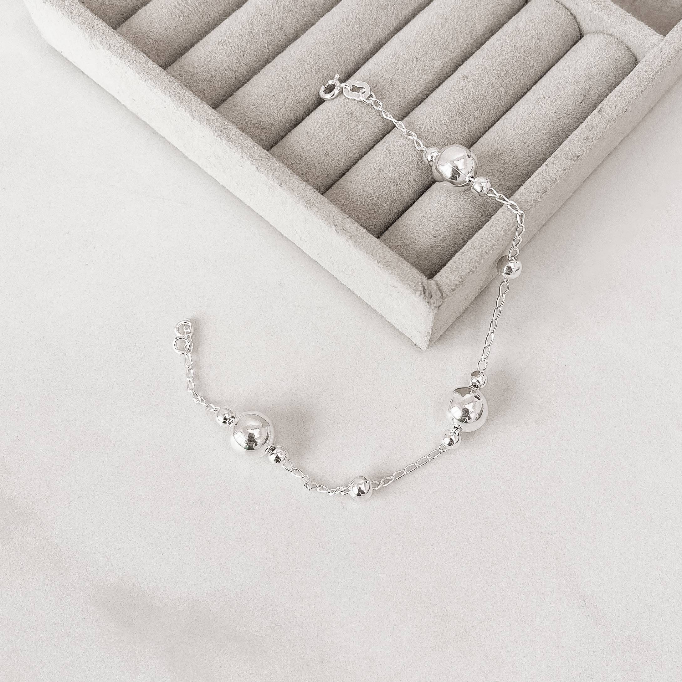 Pulseira entremeio bolas 4, 5 e 9mm corrente cadeado