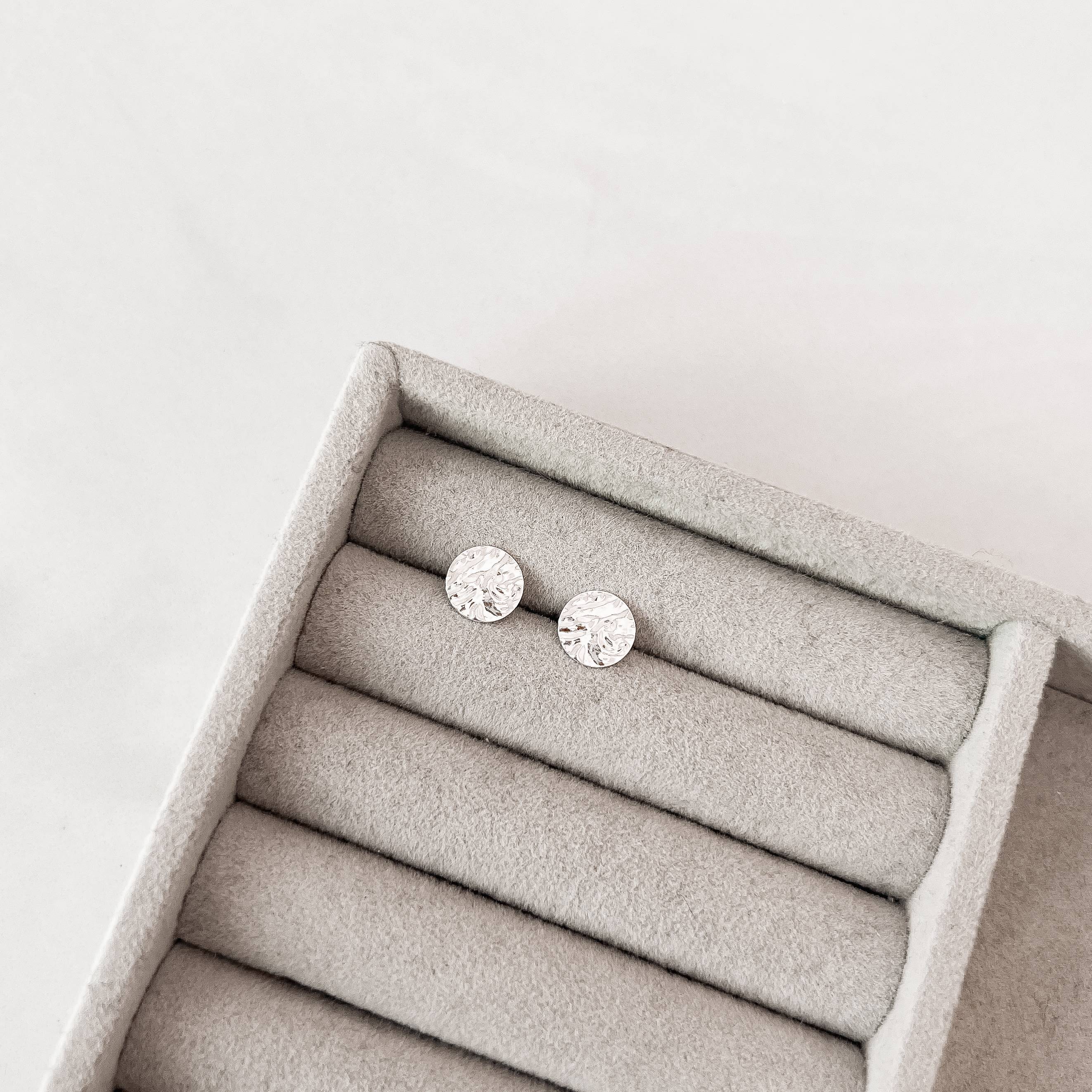 Imagem Secundária Brinco circulo detalhe texturizado 9mm