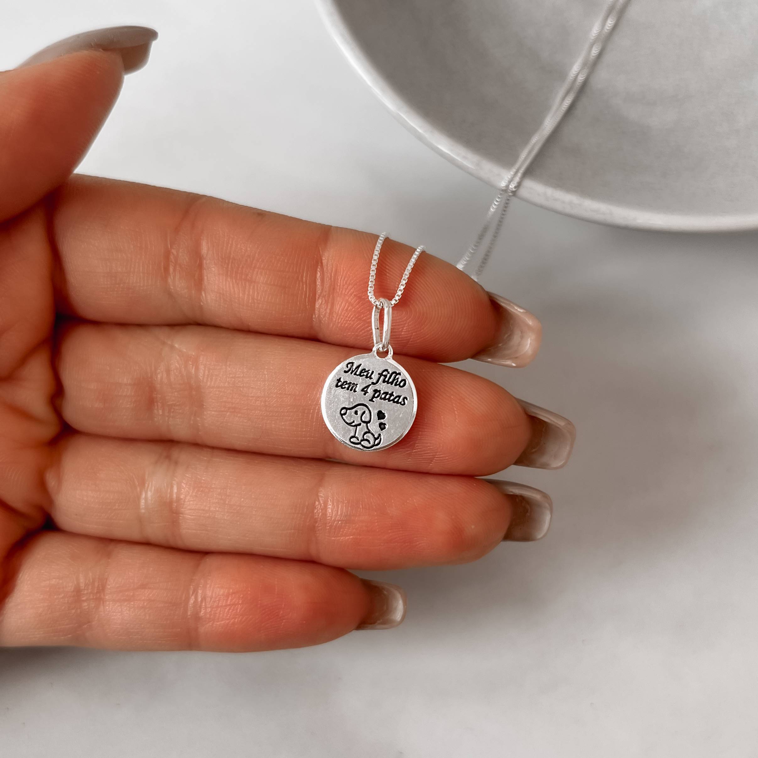 Imagem Secundária Colar pingente medalha Meu filho tem 4 patas cachorro resina 12mm 45cm