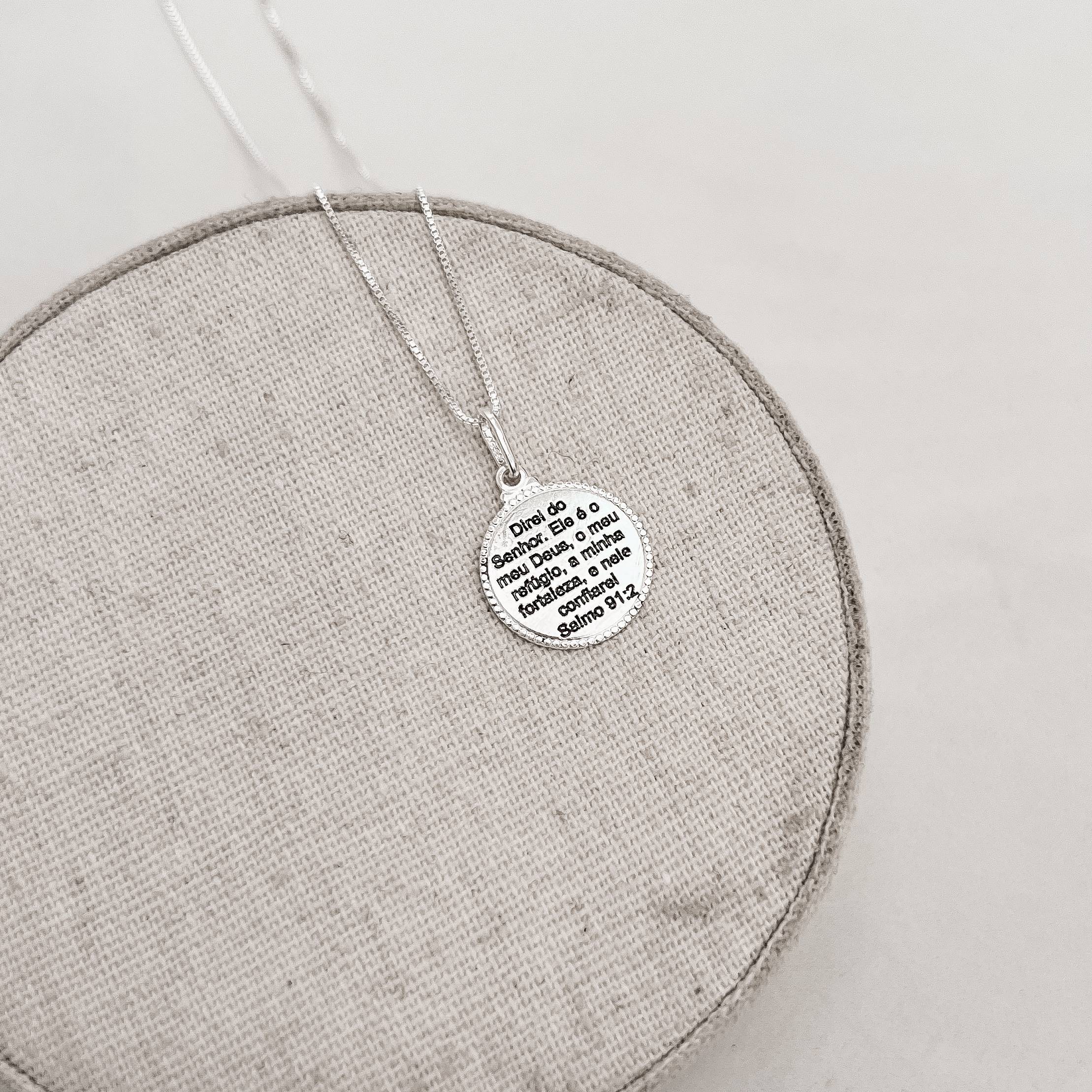 Colar pingente medalha Salmo 91:2 resina 15mm 45cm