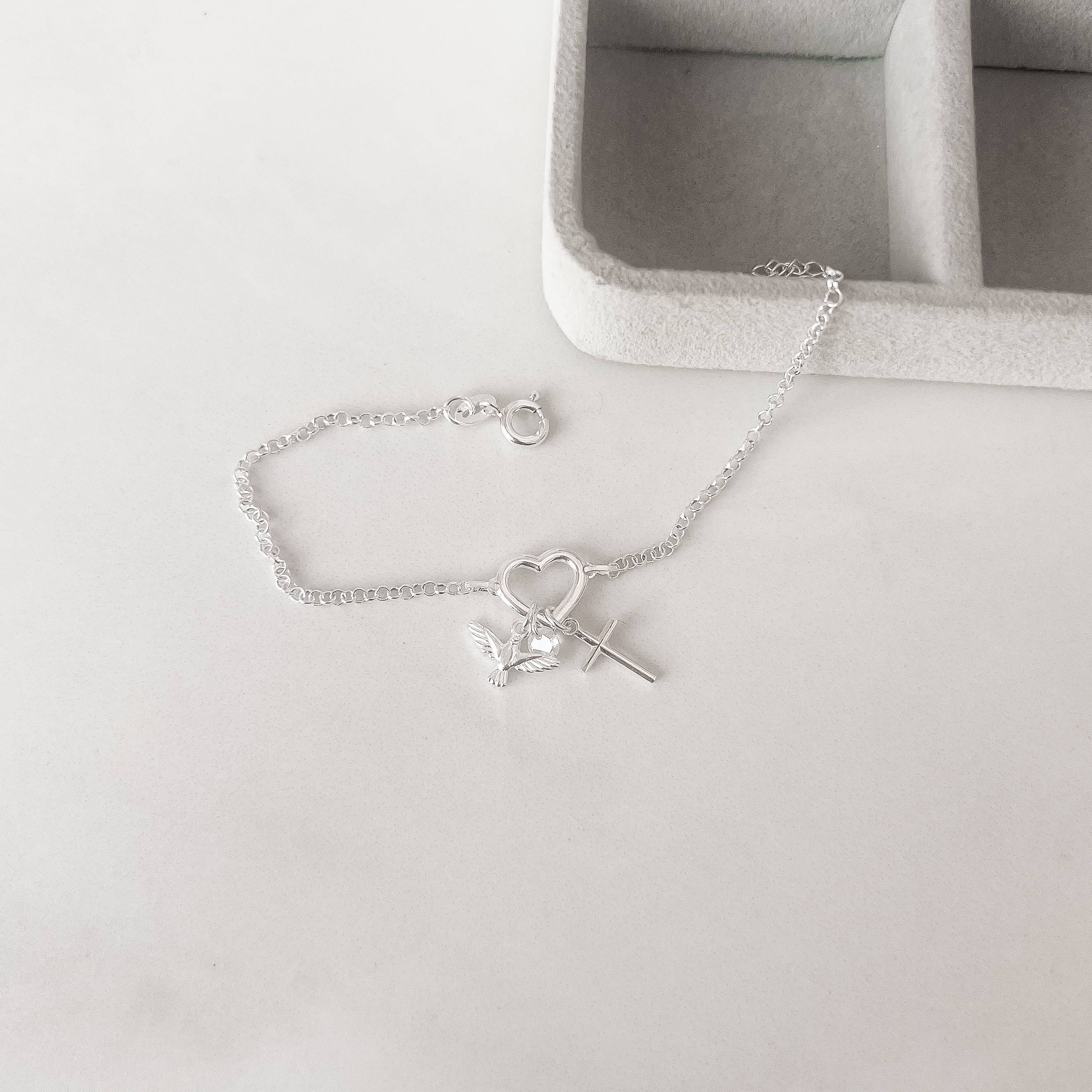Pulseira coração pingentes Espírito Santo, cruz e zircônia