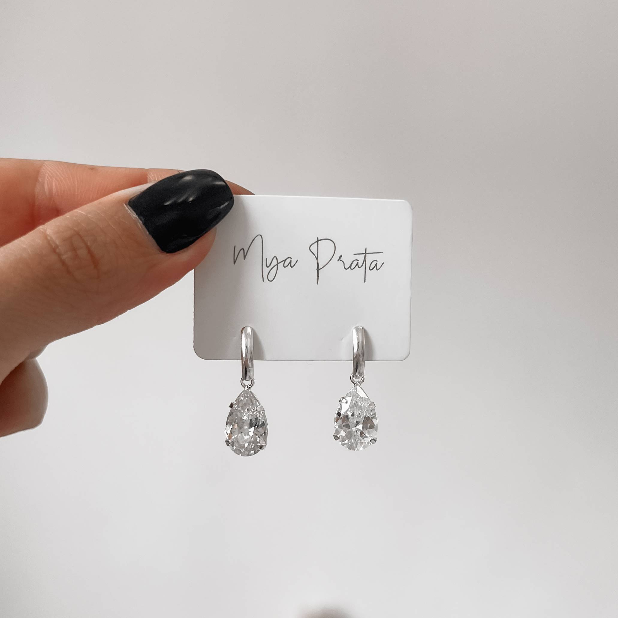 Brinco base com zircônia gota cristal 12mm