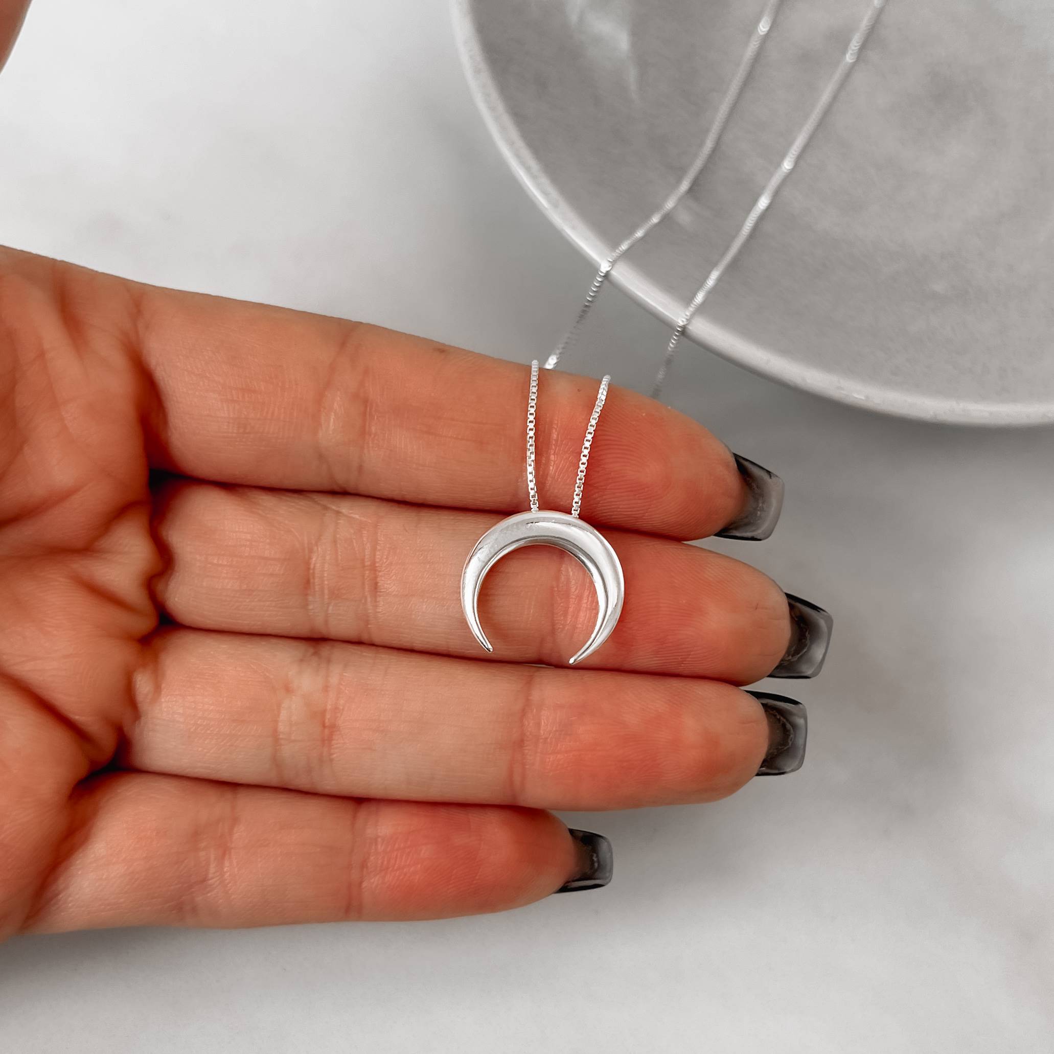 Colar lua invertida 16mm 45cm