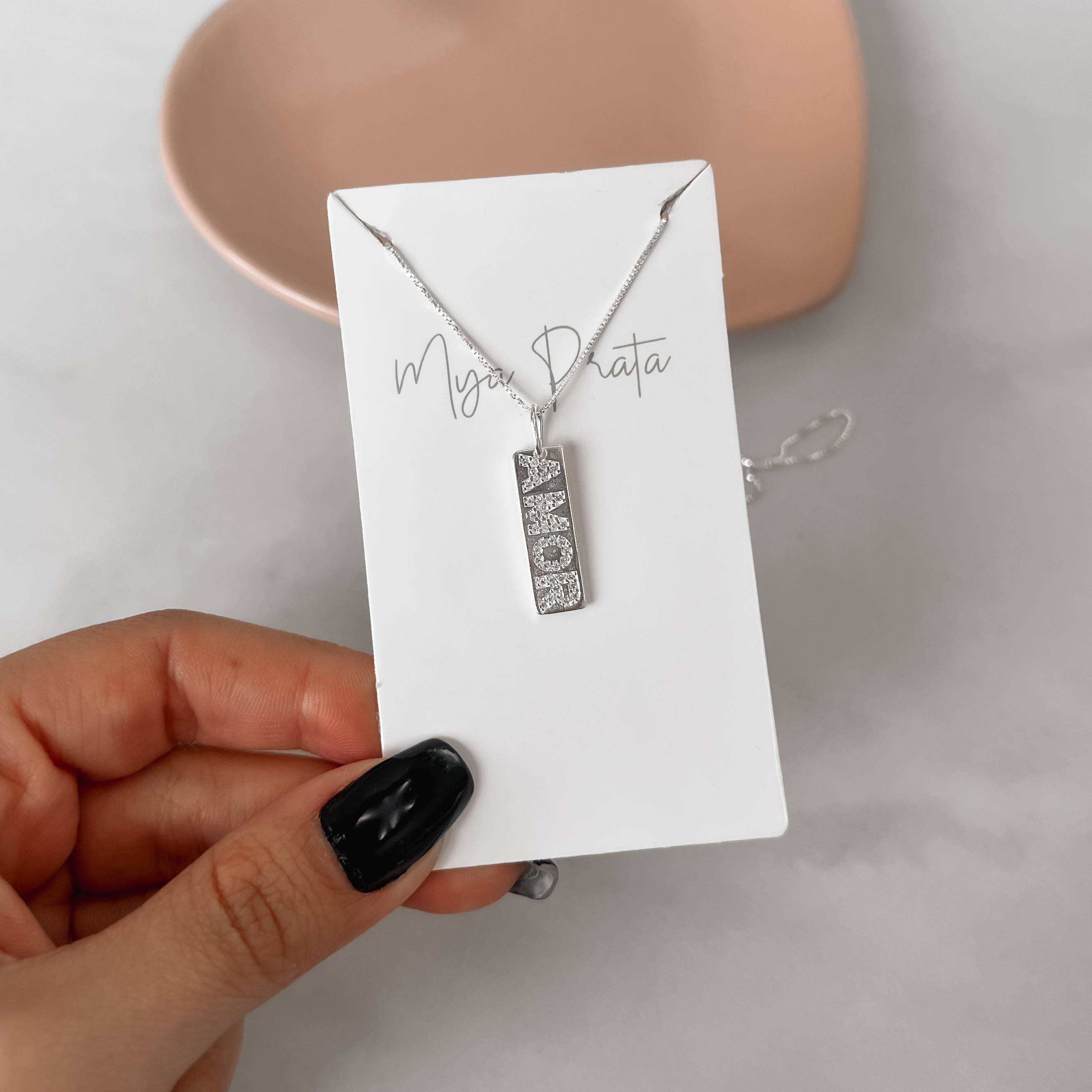 Colar pingente placa amor cravejado 22mm 45cm