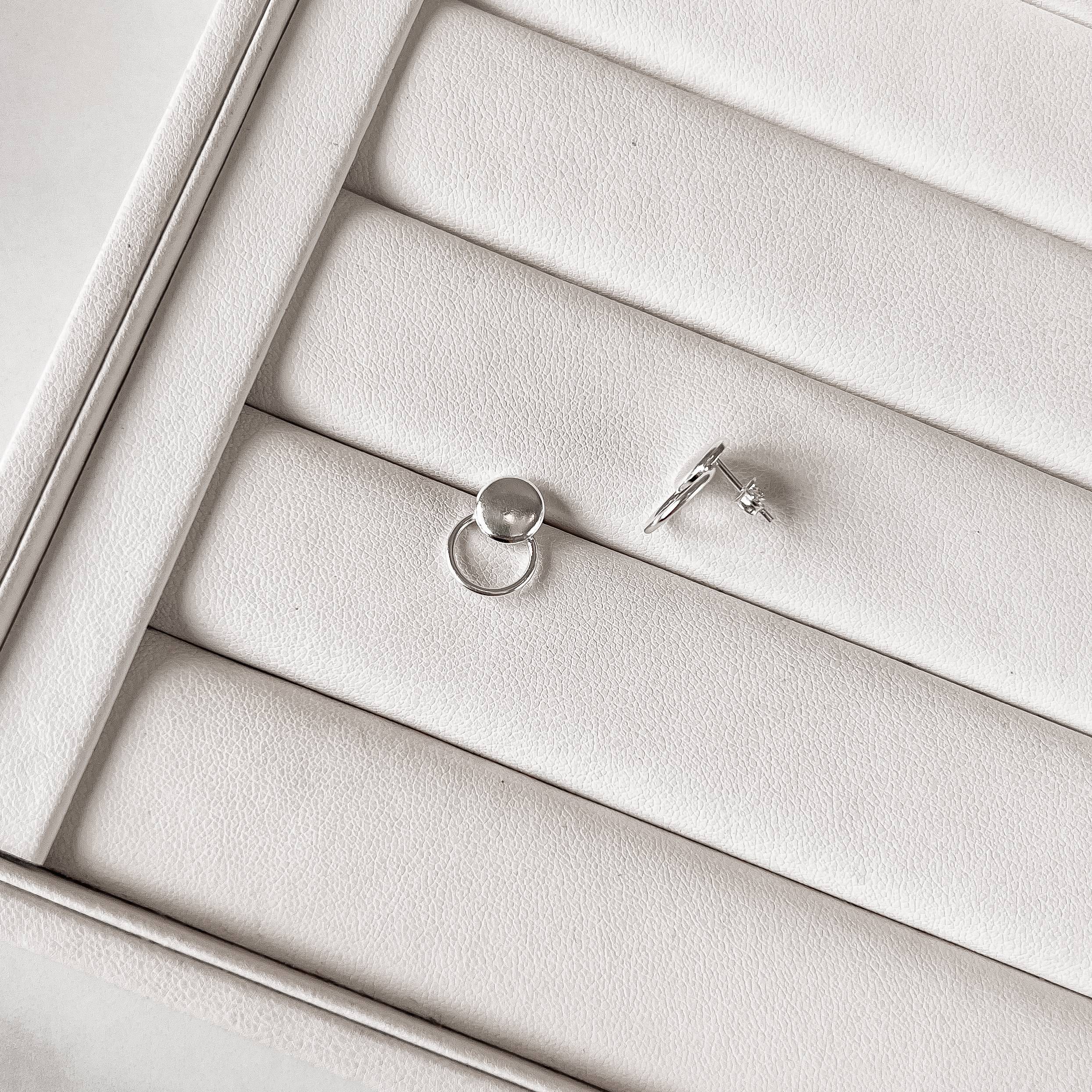 Brinco círculos cheio e vazado 14mm