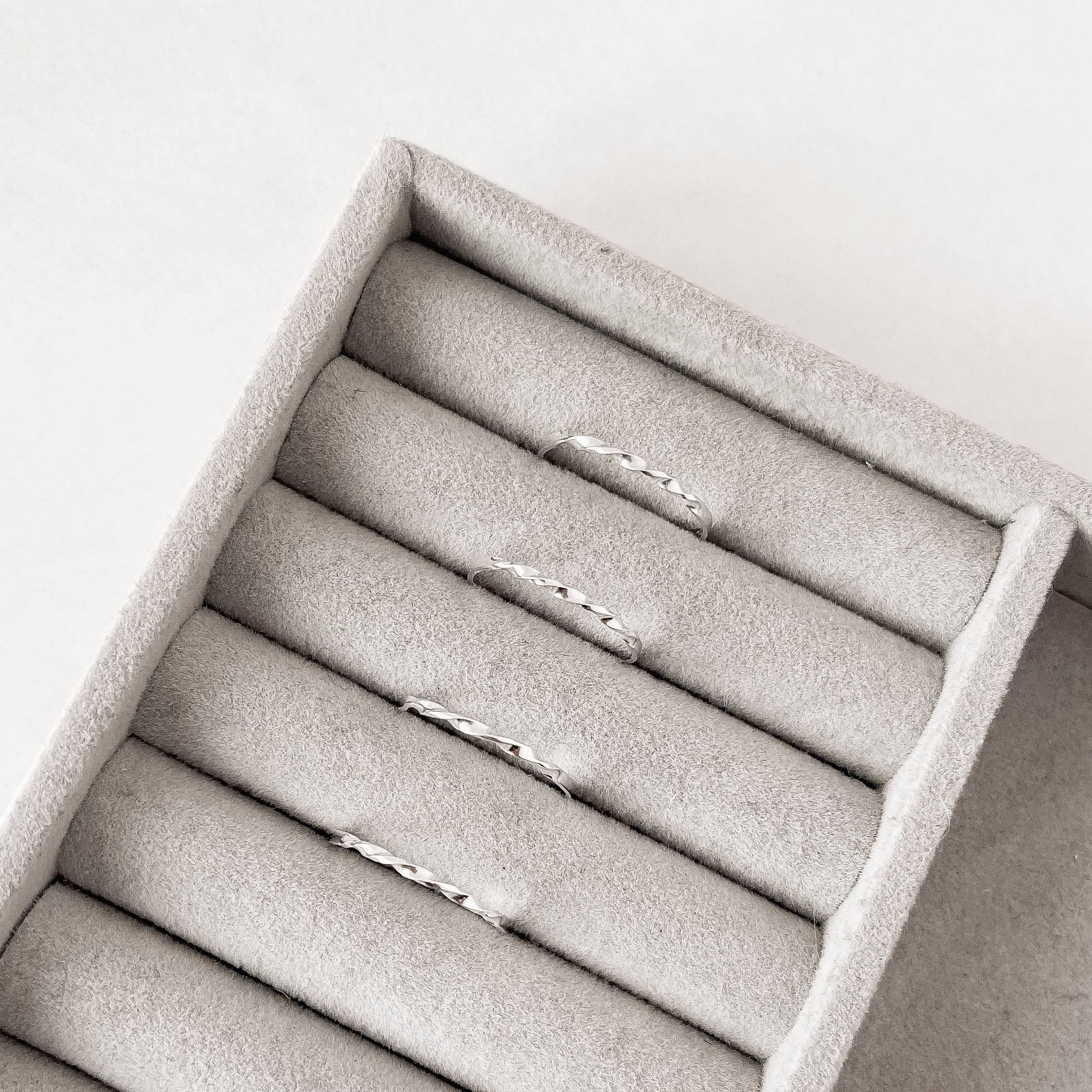 Imagem Secundária Anel detalhe torcido fino