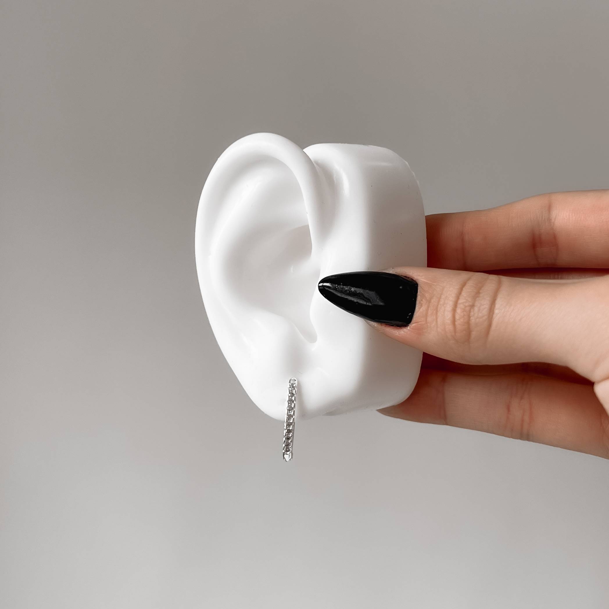 Imagem Argola click navete cravejado 18mm