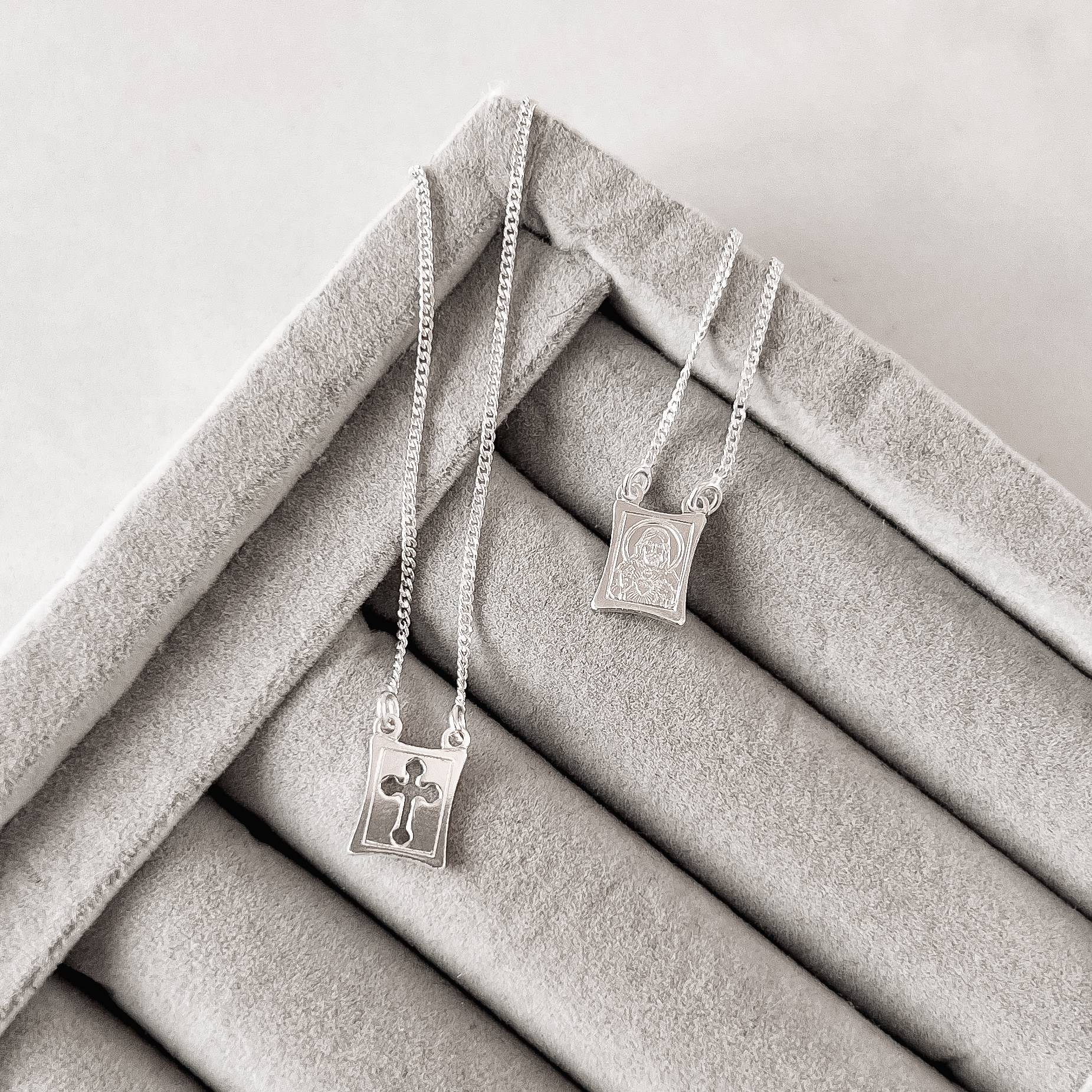 Escapulário medalhas tradicional e cruz vazada grumet 70cm