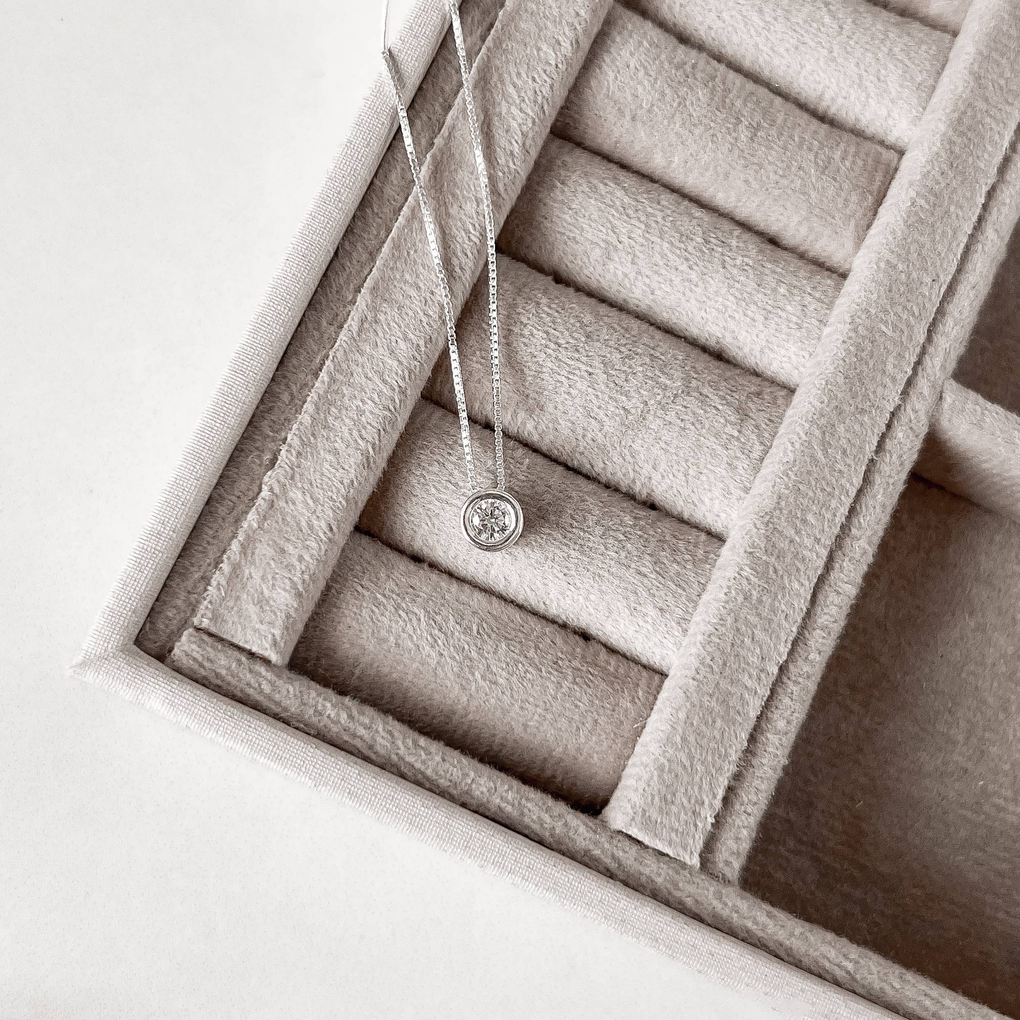 Imagem Secundária Colar zircônia embutida 6mm 40cm