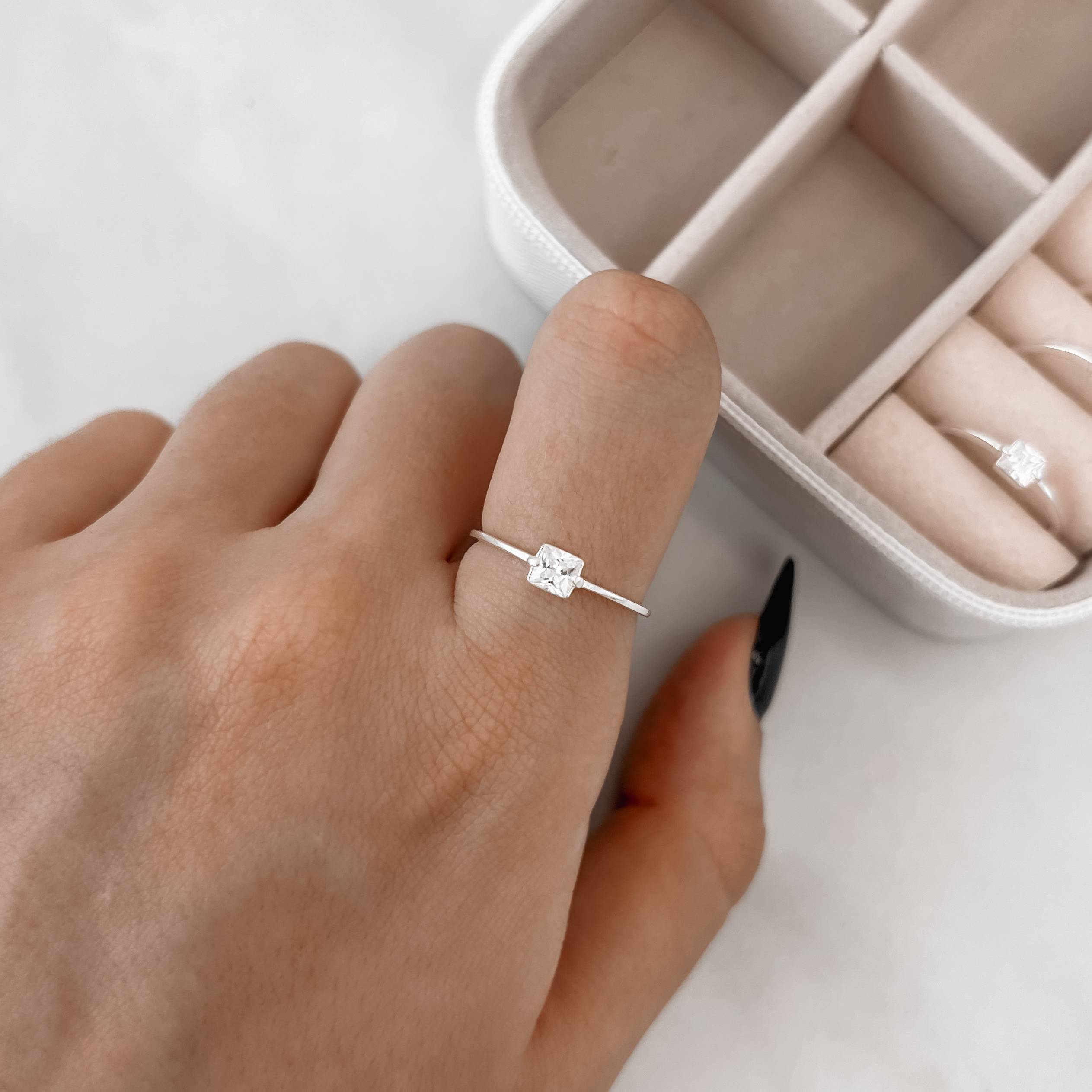 Imagem Secundária Anel solitário zircônia quadrada