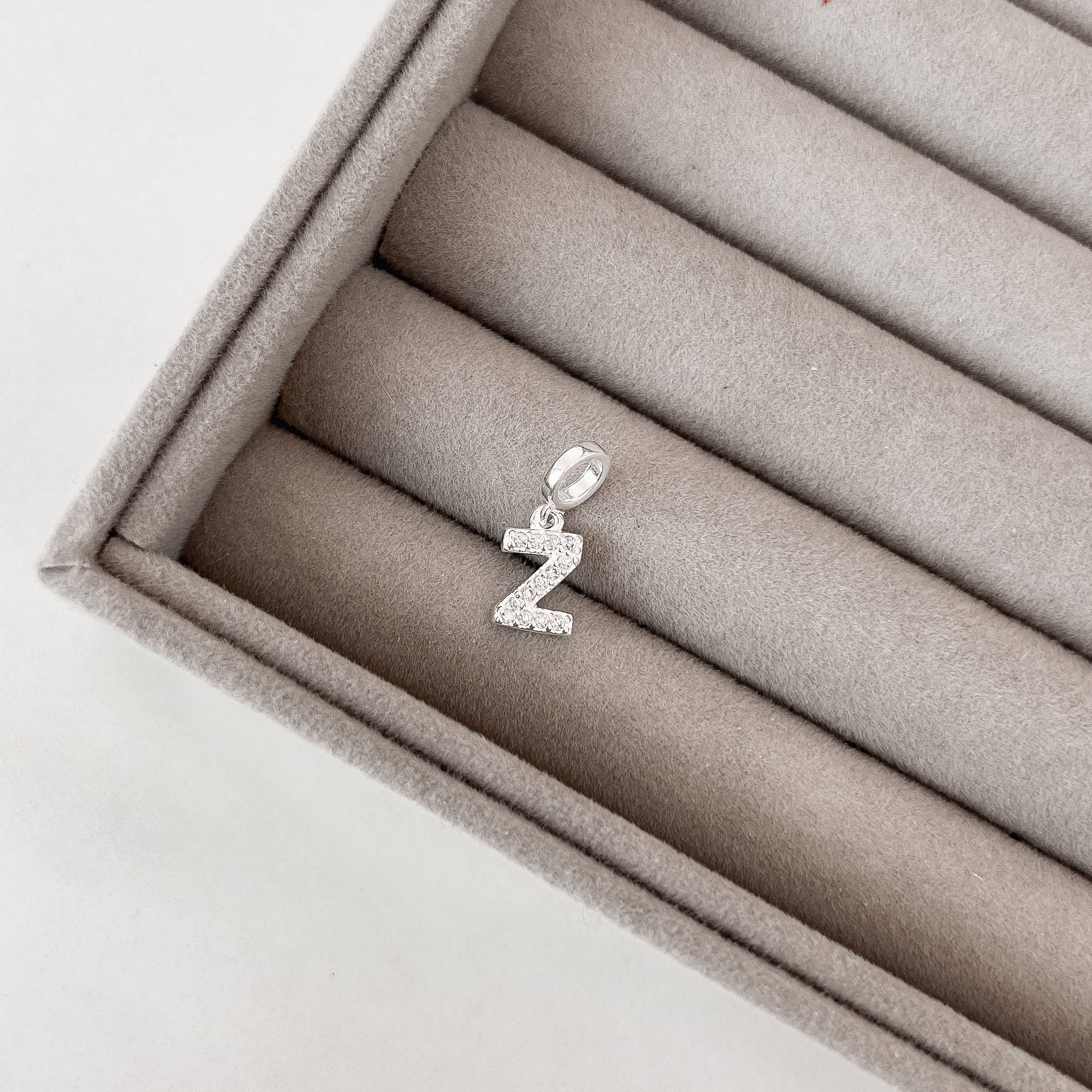 Berloque pingente letra Z cravejada 9mm