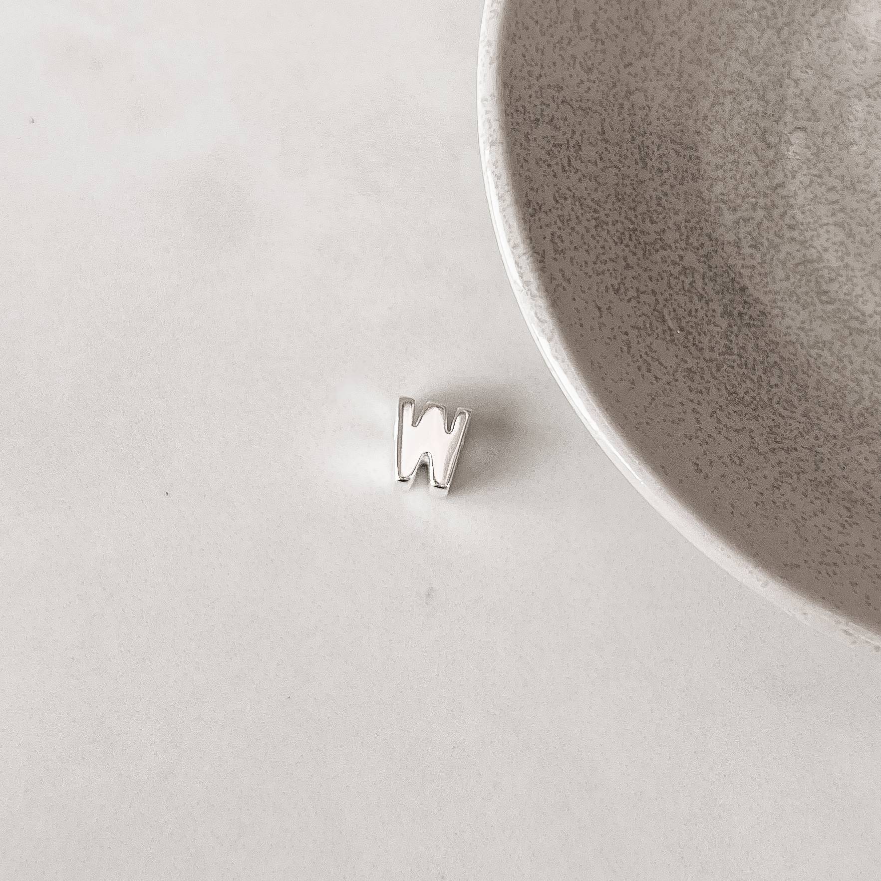 Berloque separador letra W 10mm