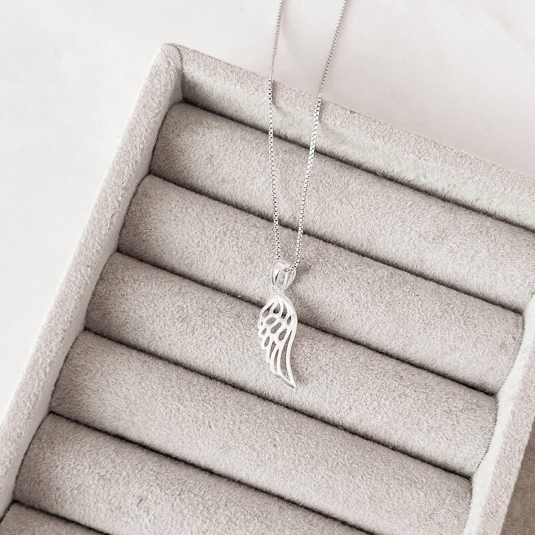 Imagem Colar pingente asa 16mm 45cm