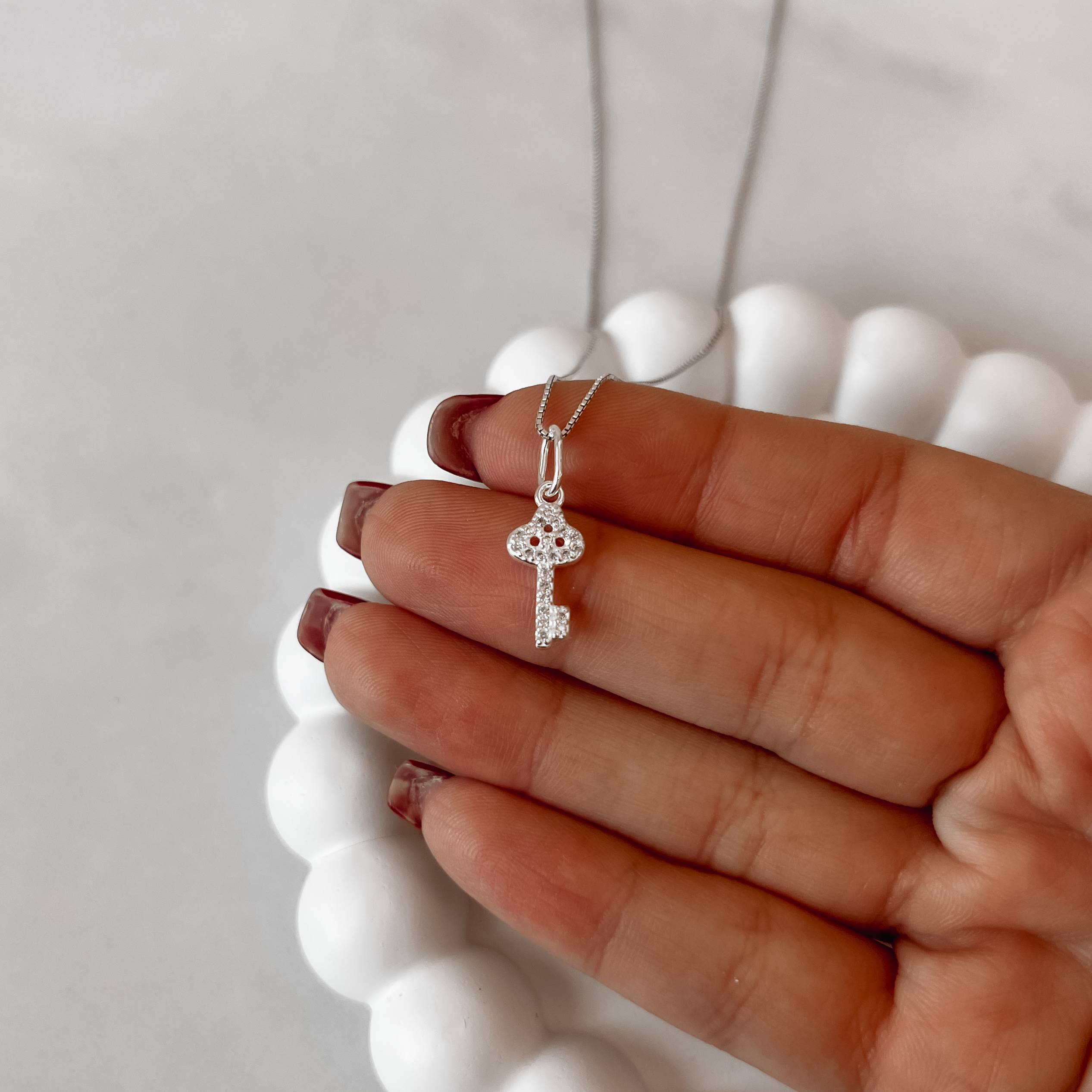 Imagem Secundária Colar pingente chave toda cravejada 14mm 45cm