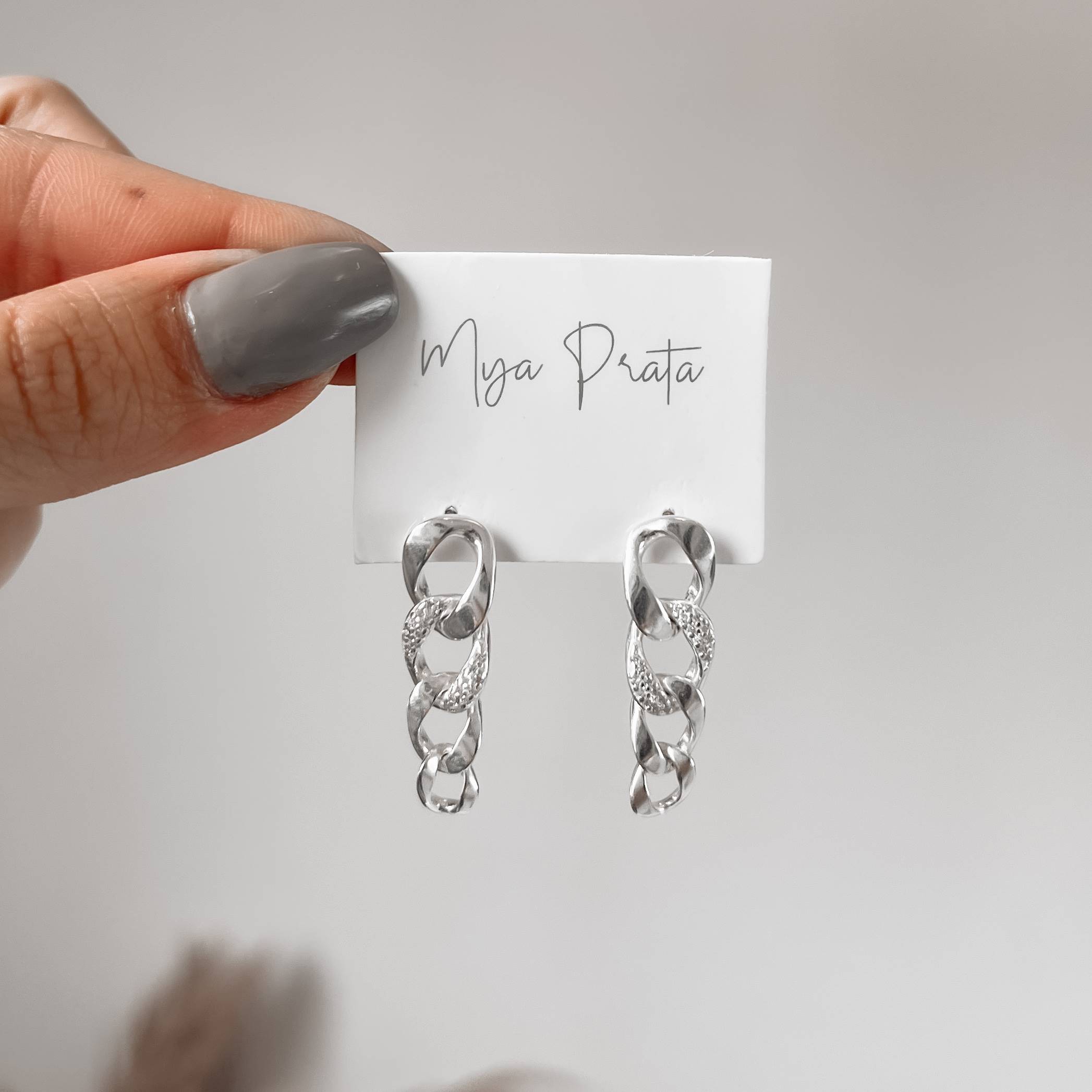 Brinco corrente detalhe cravejado 28mm