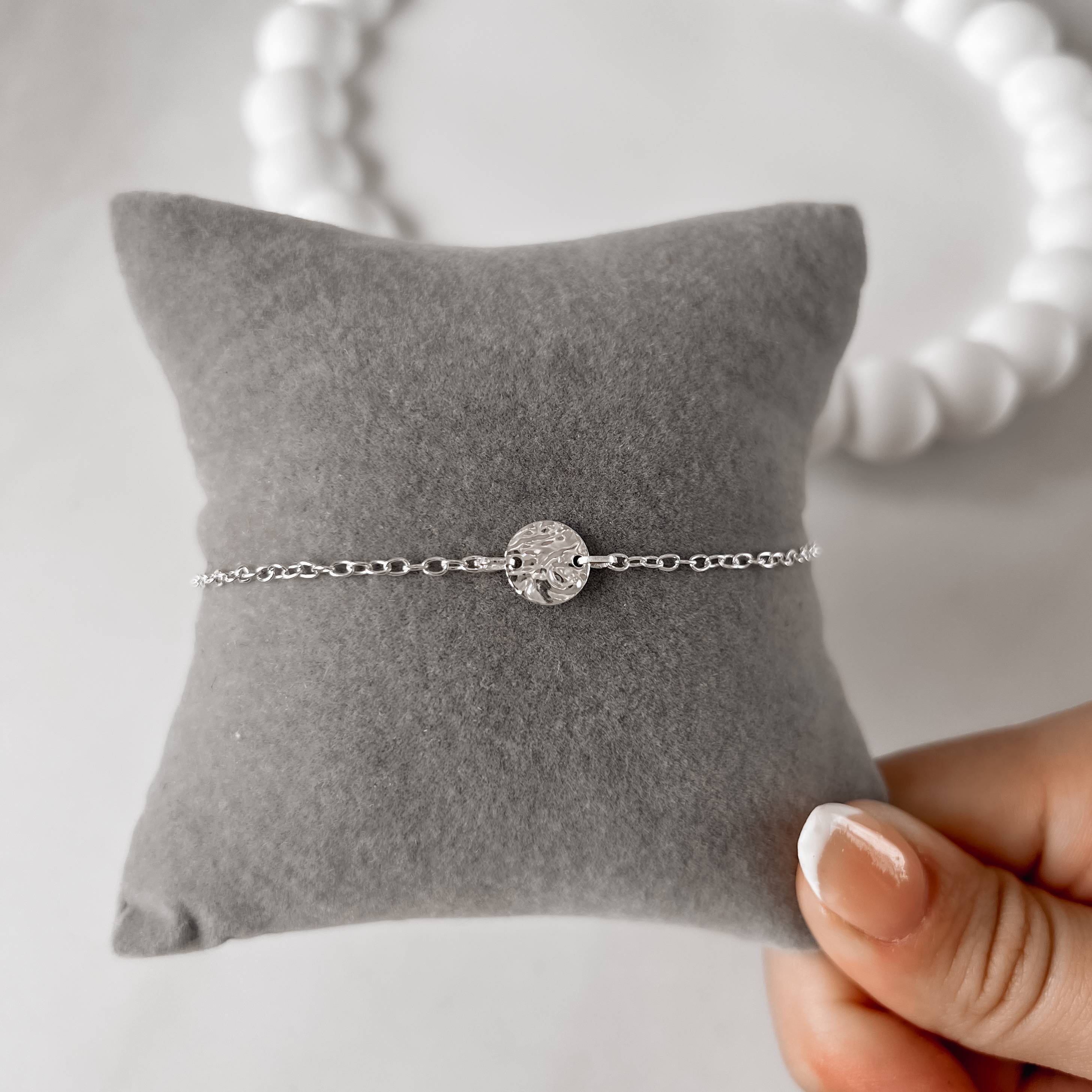 Imagem Secundária Pulseira entremeio medalha texturizada 8mm