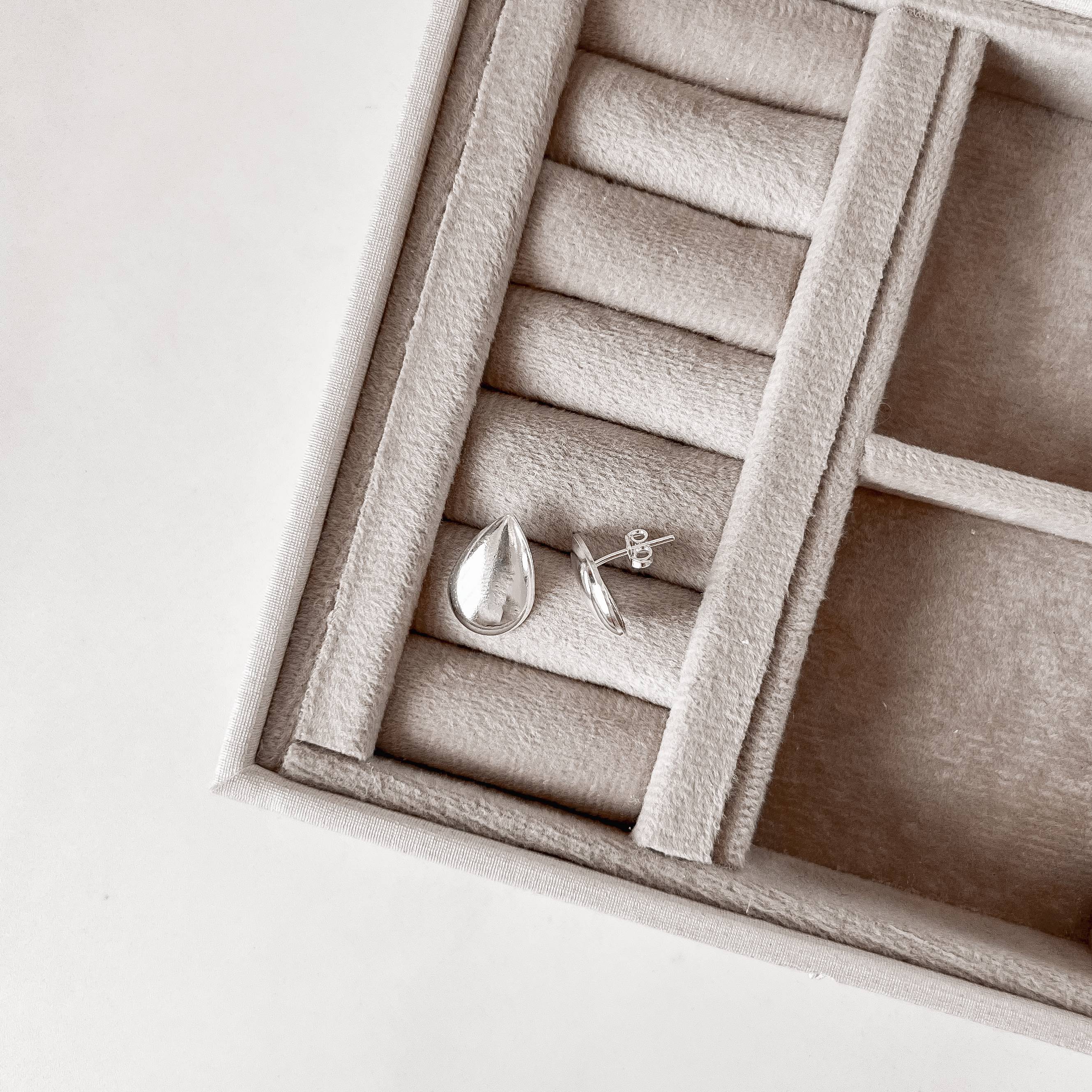 Imagem Brinco gota lisa 16mm