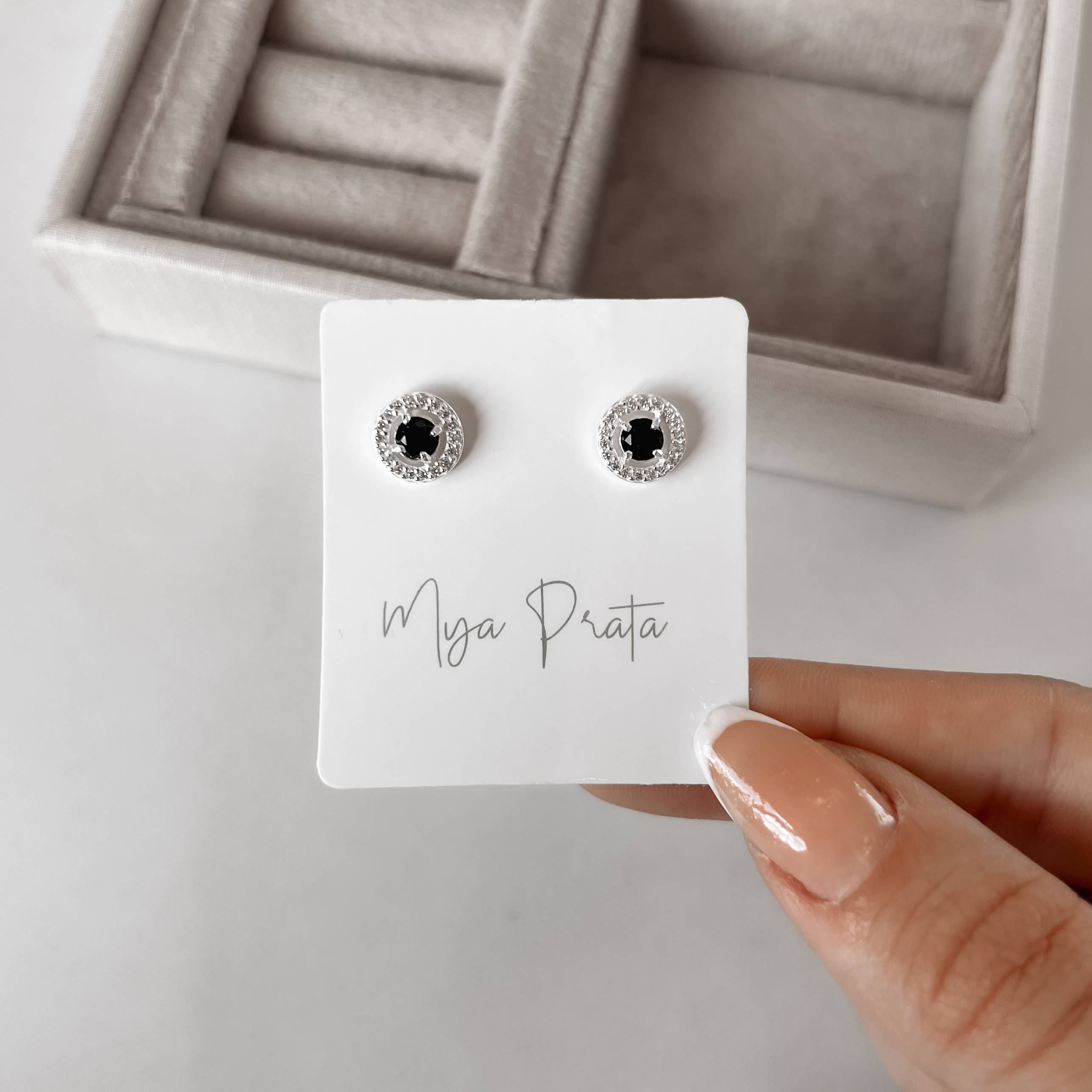 Imagem Secundária Brinco zircônia redonda ônix com cravejado 9mm