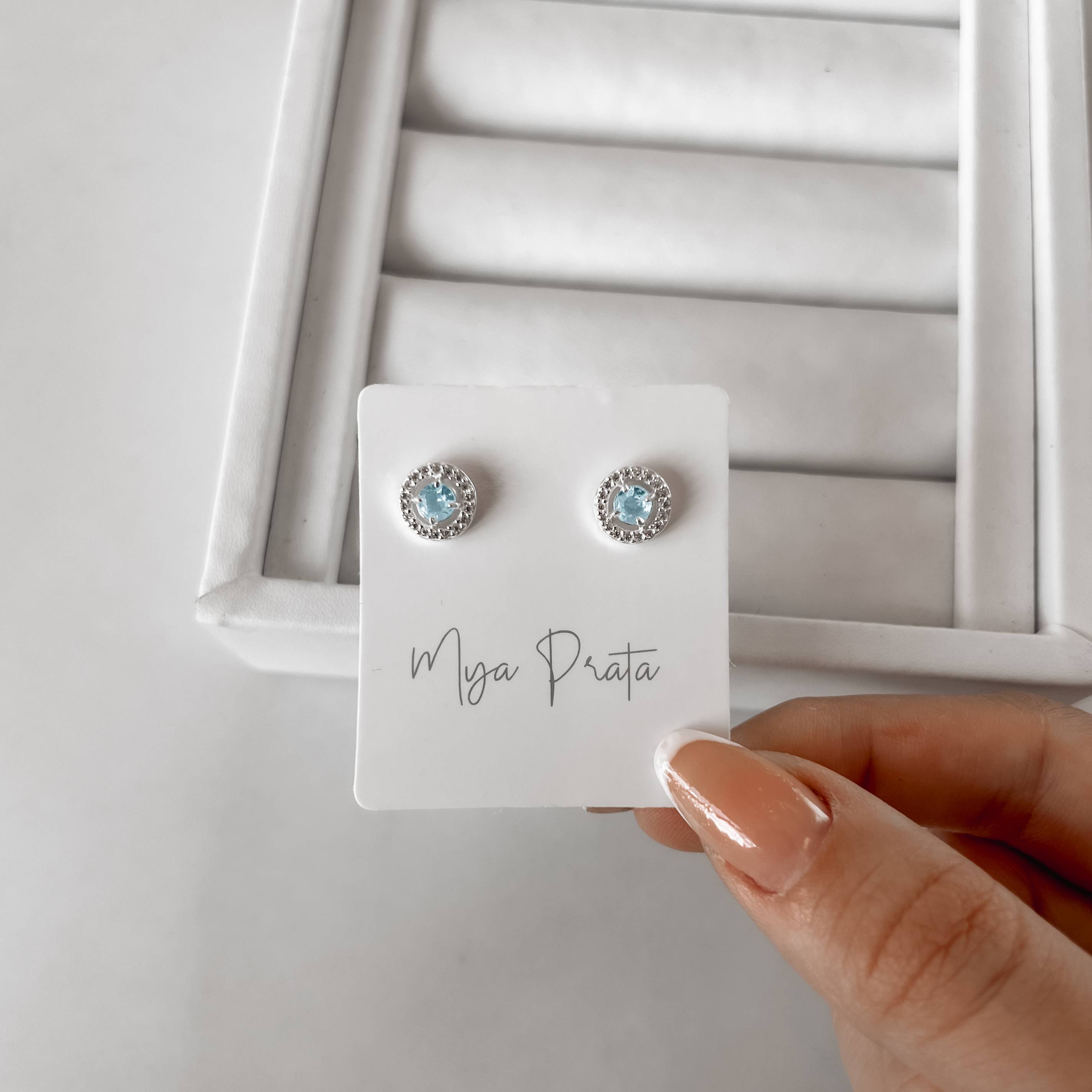 Imagem Secundária Brinco zircônia redonda azul claro com cravejado 9mm