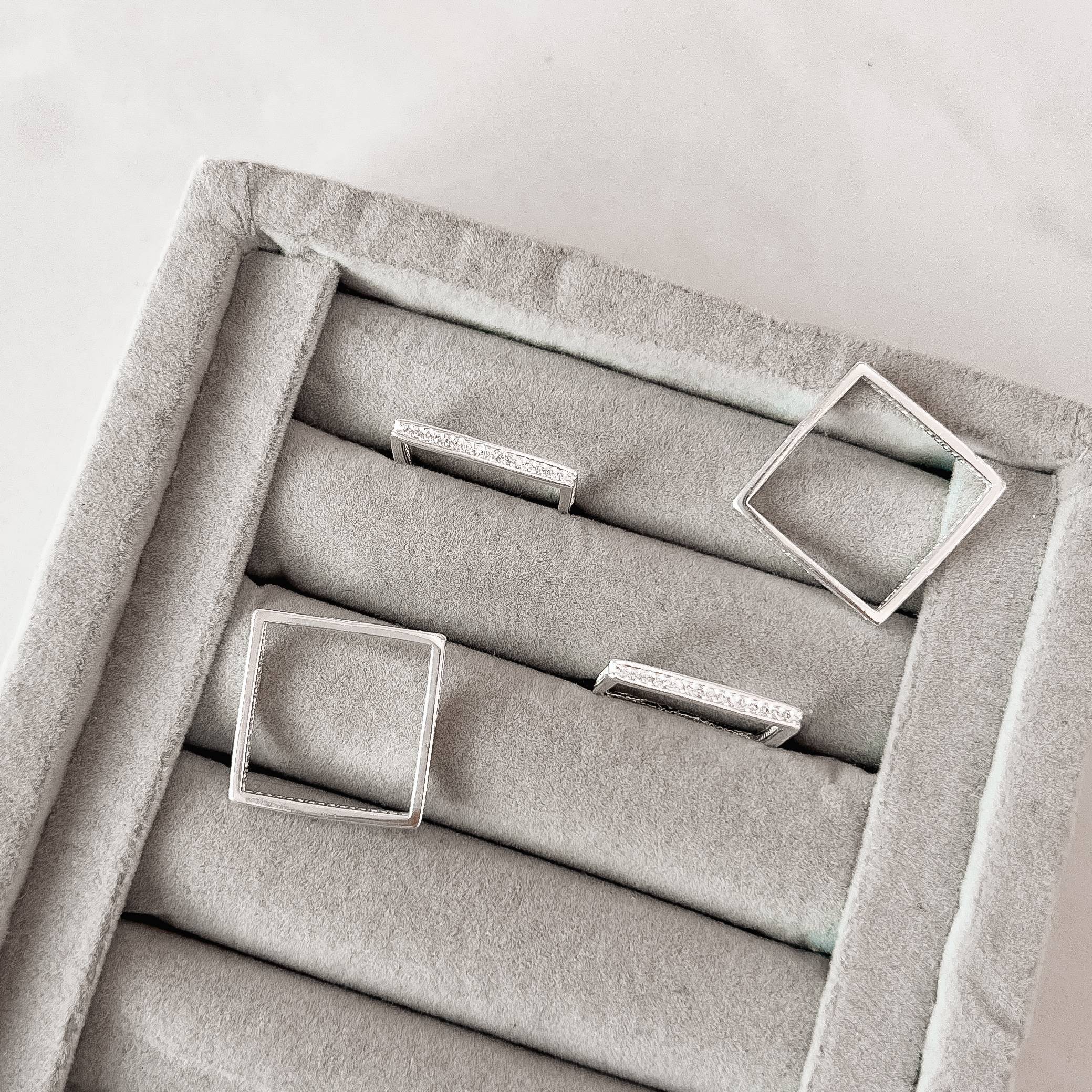 Anel quadrado todo cravejado