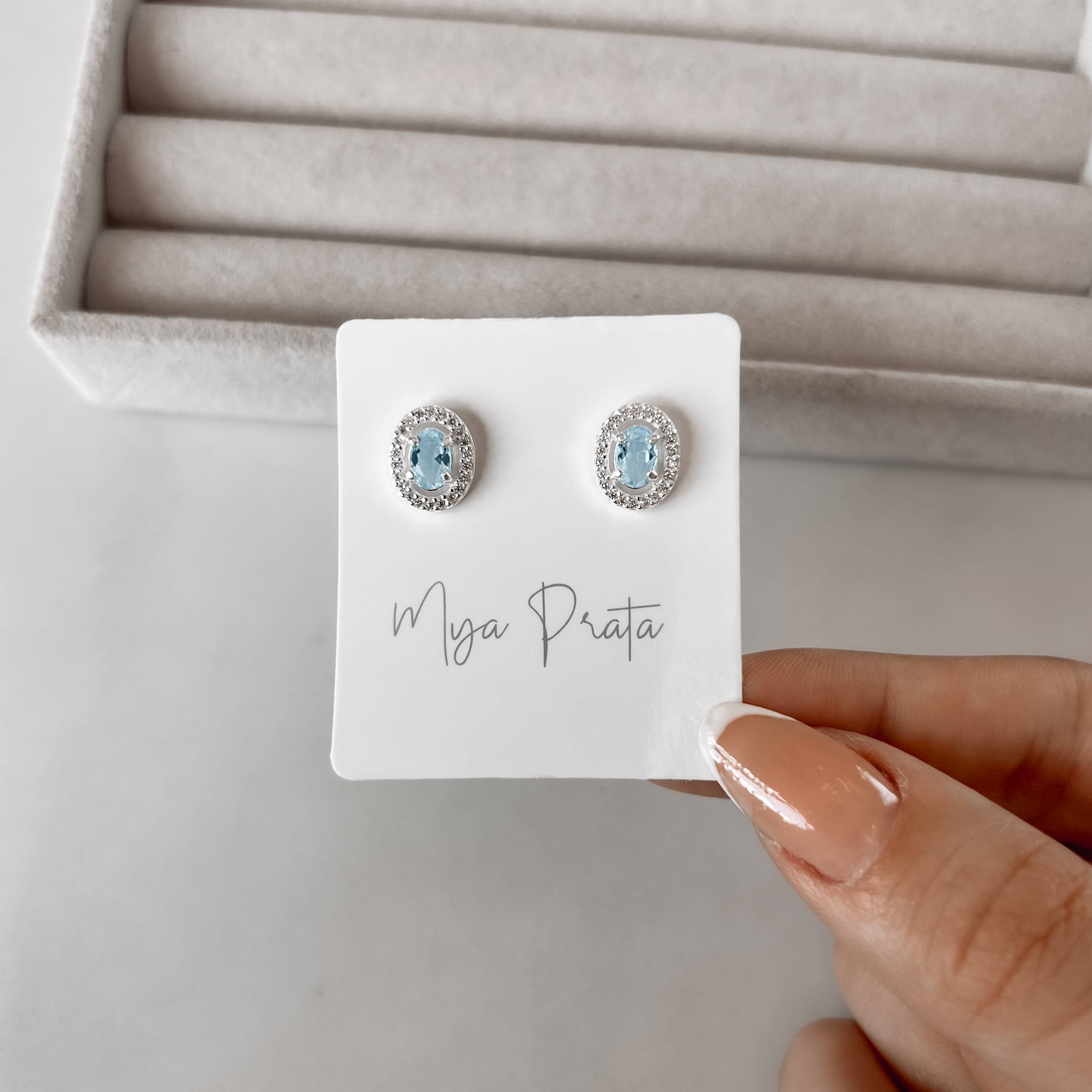 Imagem Secundária Brinco zircônia oval azul claro com cravejado 11mm