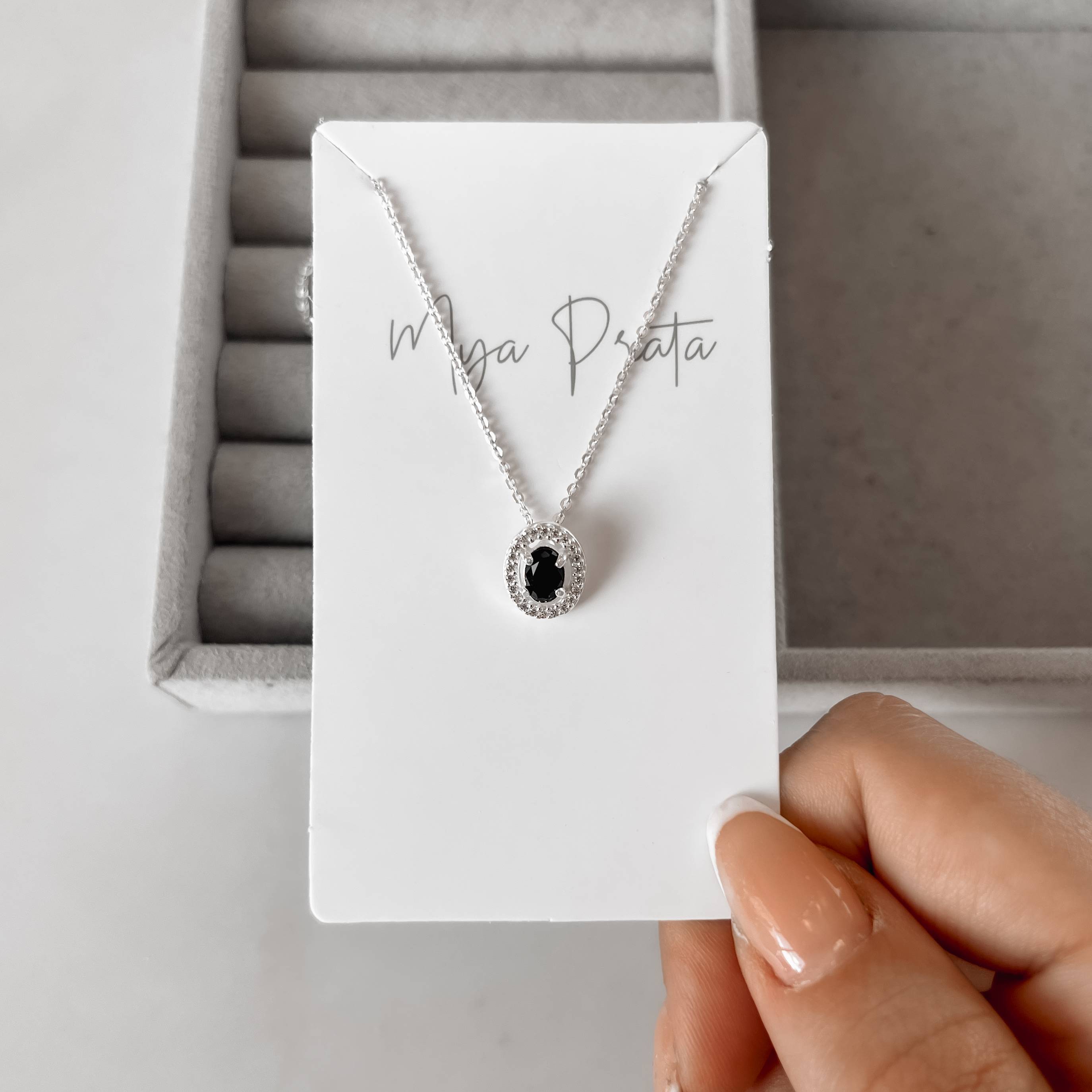 Imagem Colar zircônia oval ônix com cravejado 11mm corrente cadeadinho 45cm