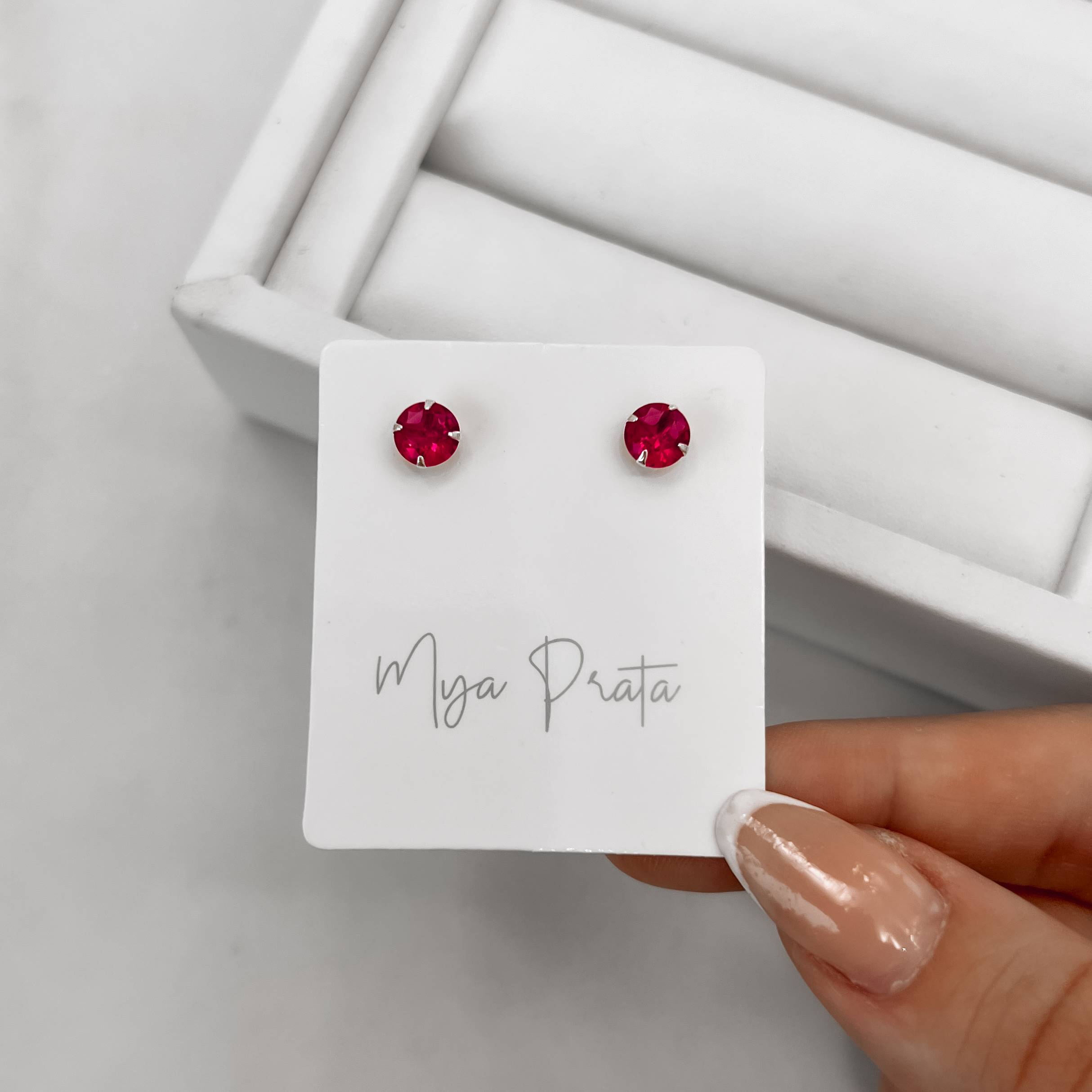 Imagem Brinco zircônia redonda cereja 6mm