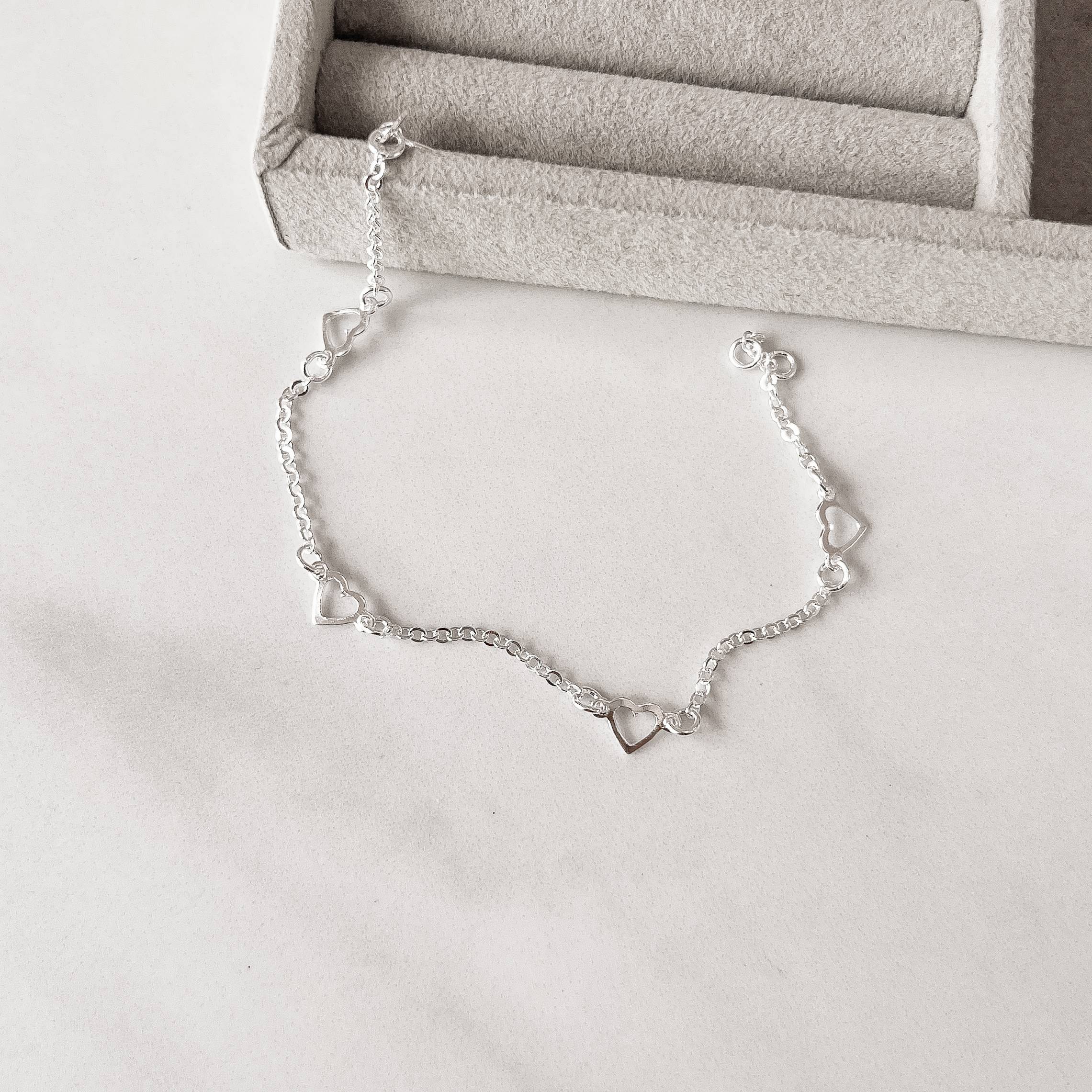 Pulseira entremeios corações vazados 6mm