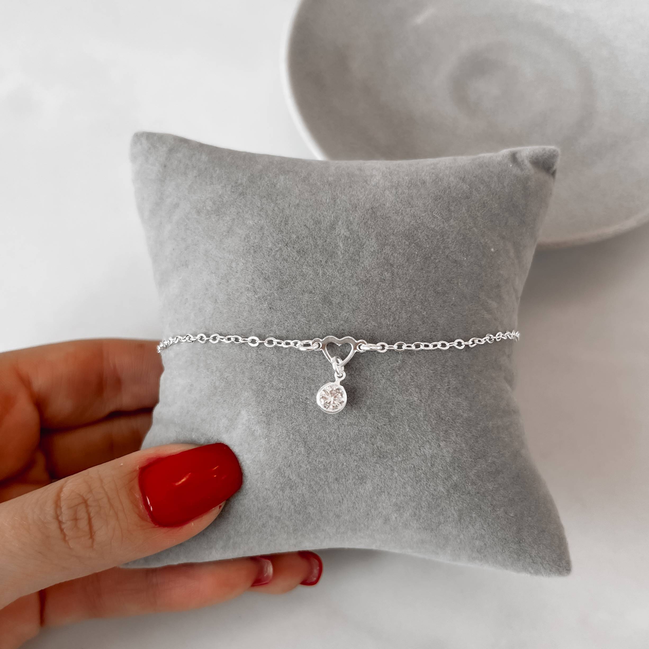 Pulseira infantil entremeio coração vazado com pingente zircônia 6mm